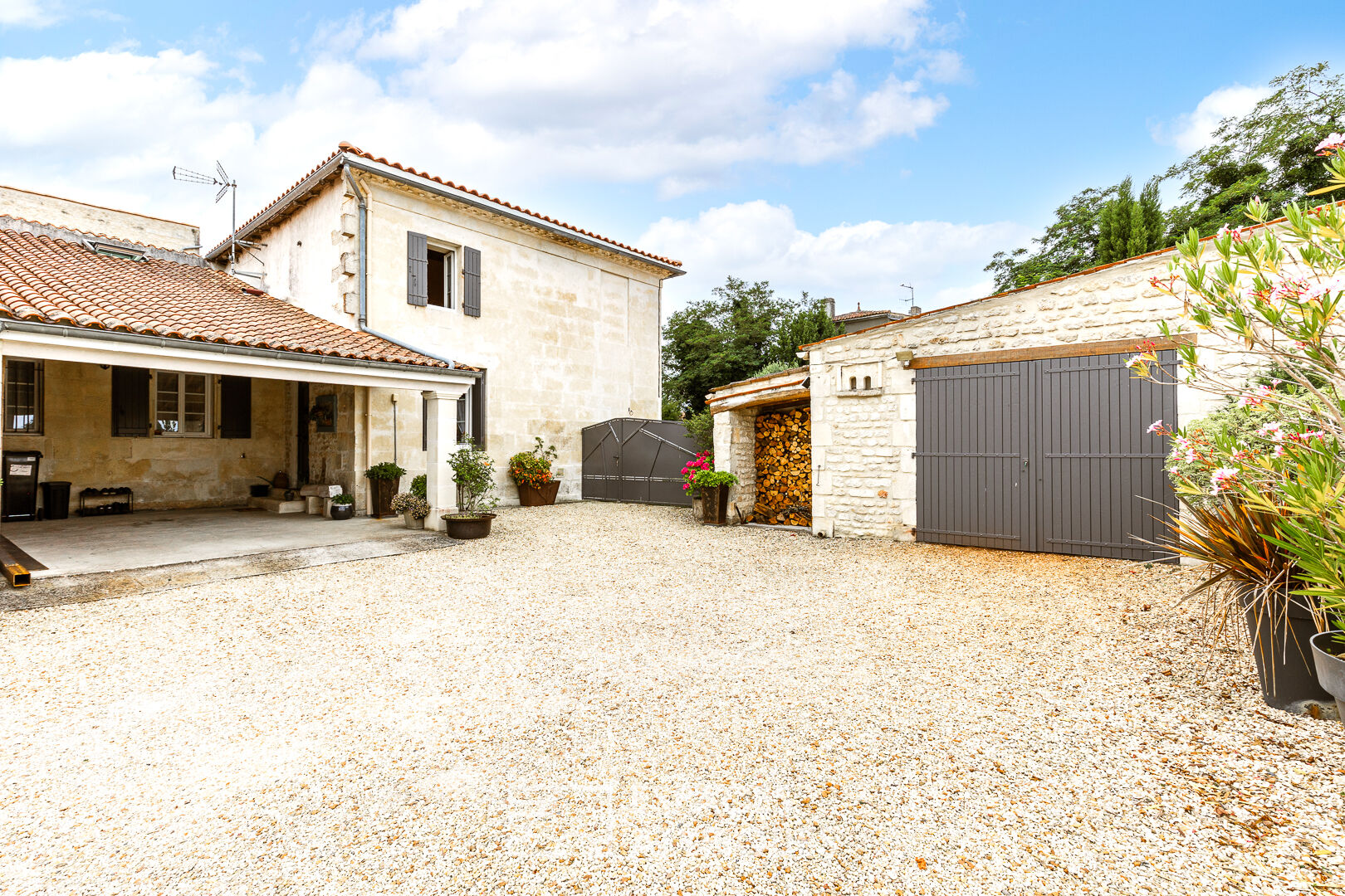 Maison de bourg aux prestations soignées