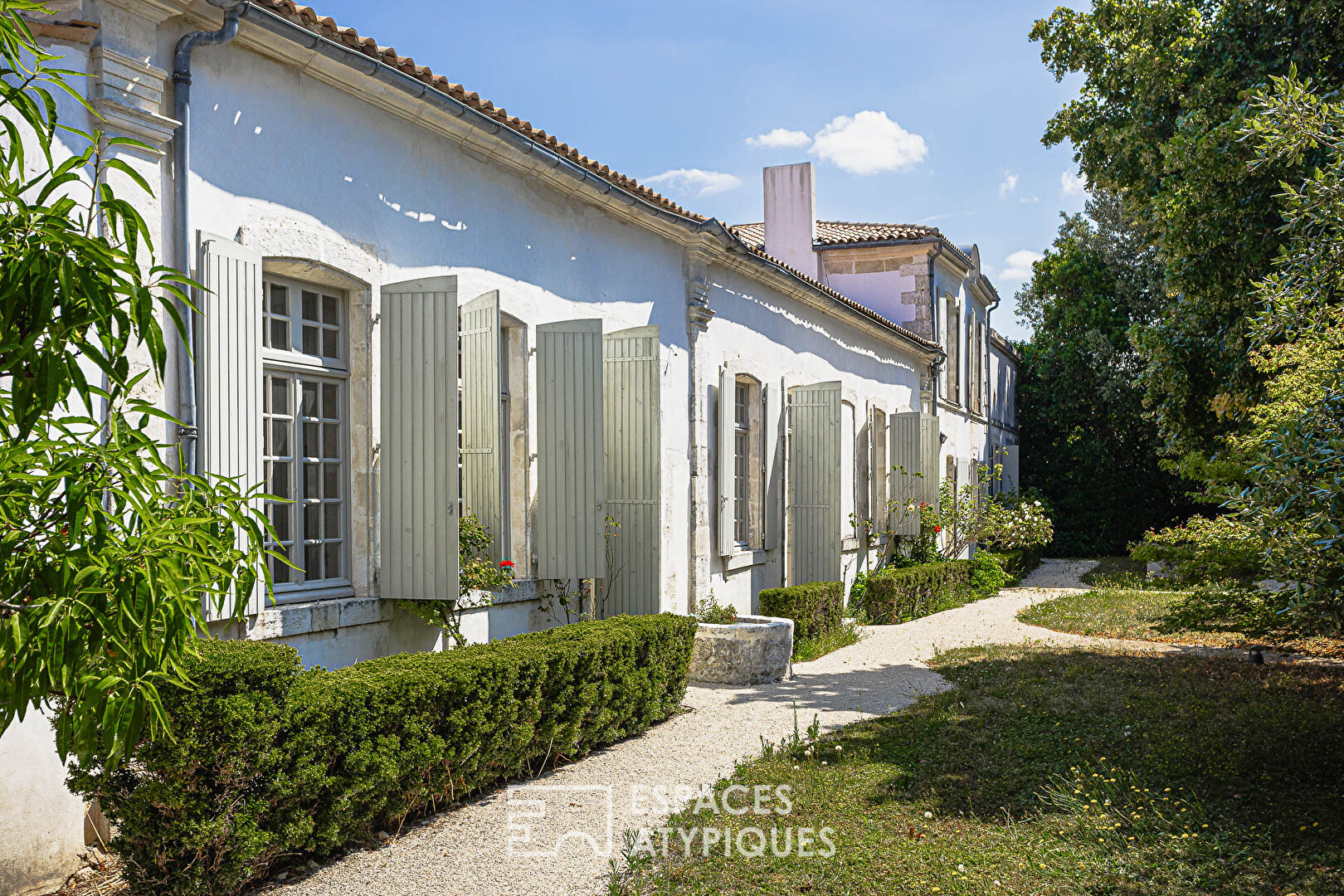 Manor house in sought-after location