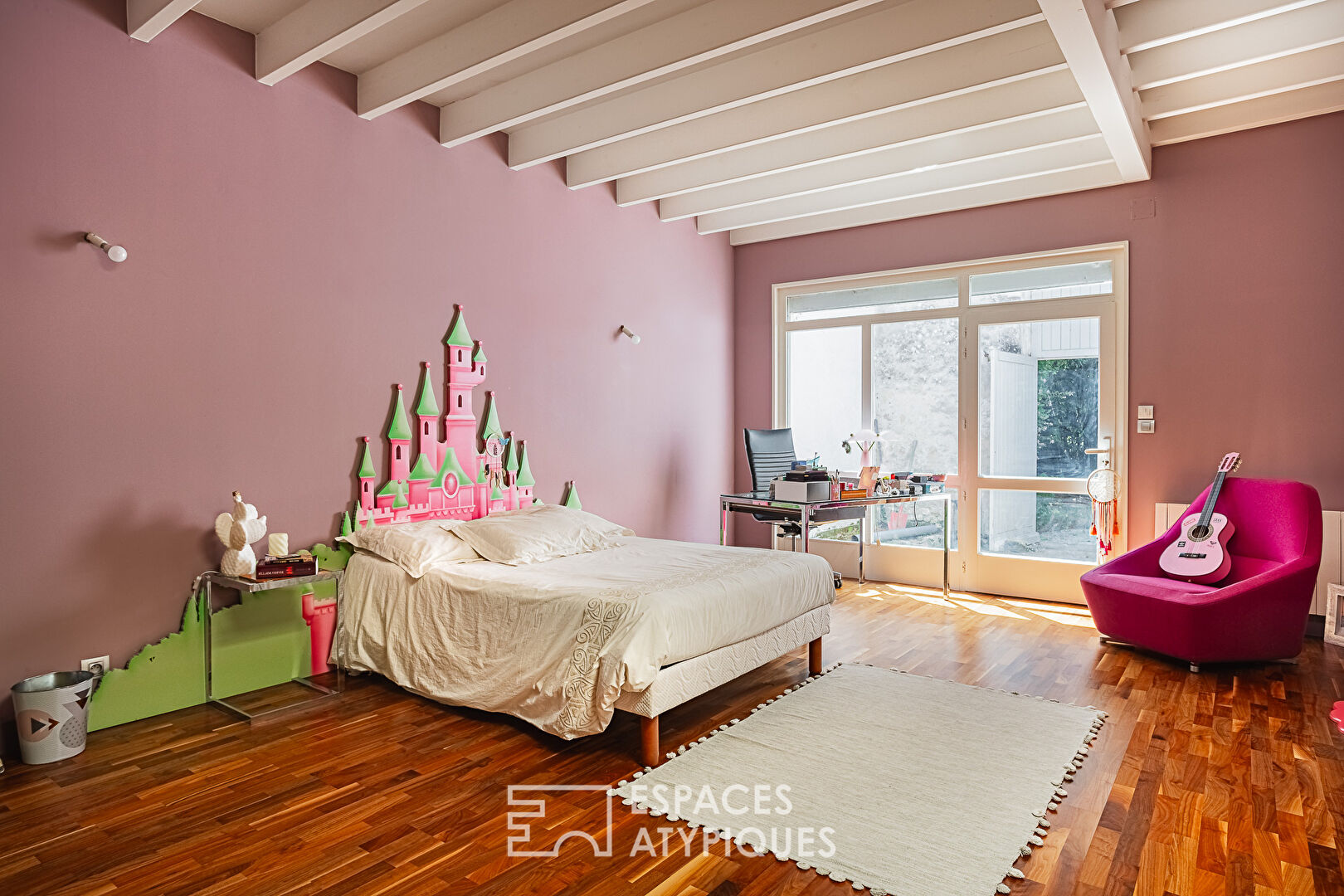 Manor house in sought-after location