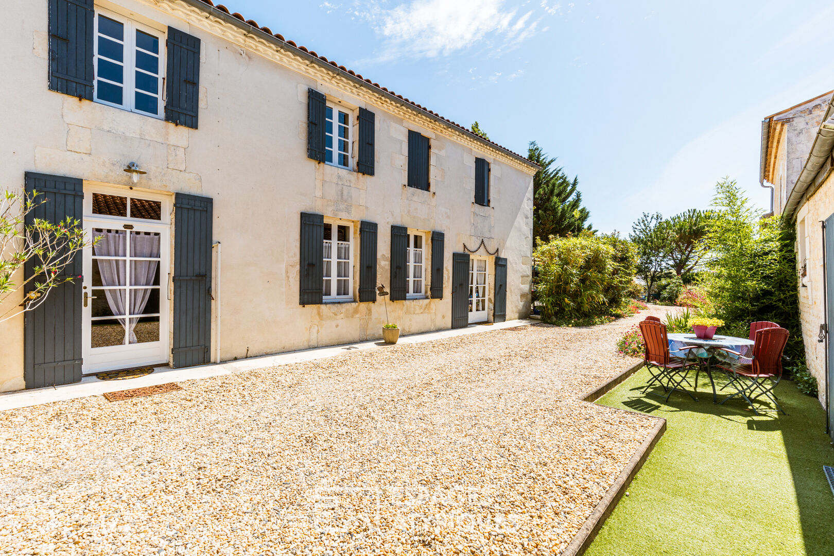 Renovated farmhouse in a bucolic setting