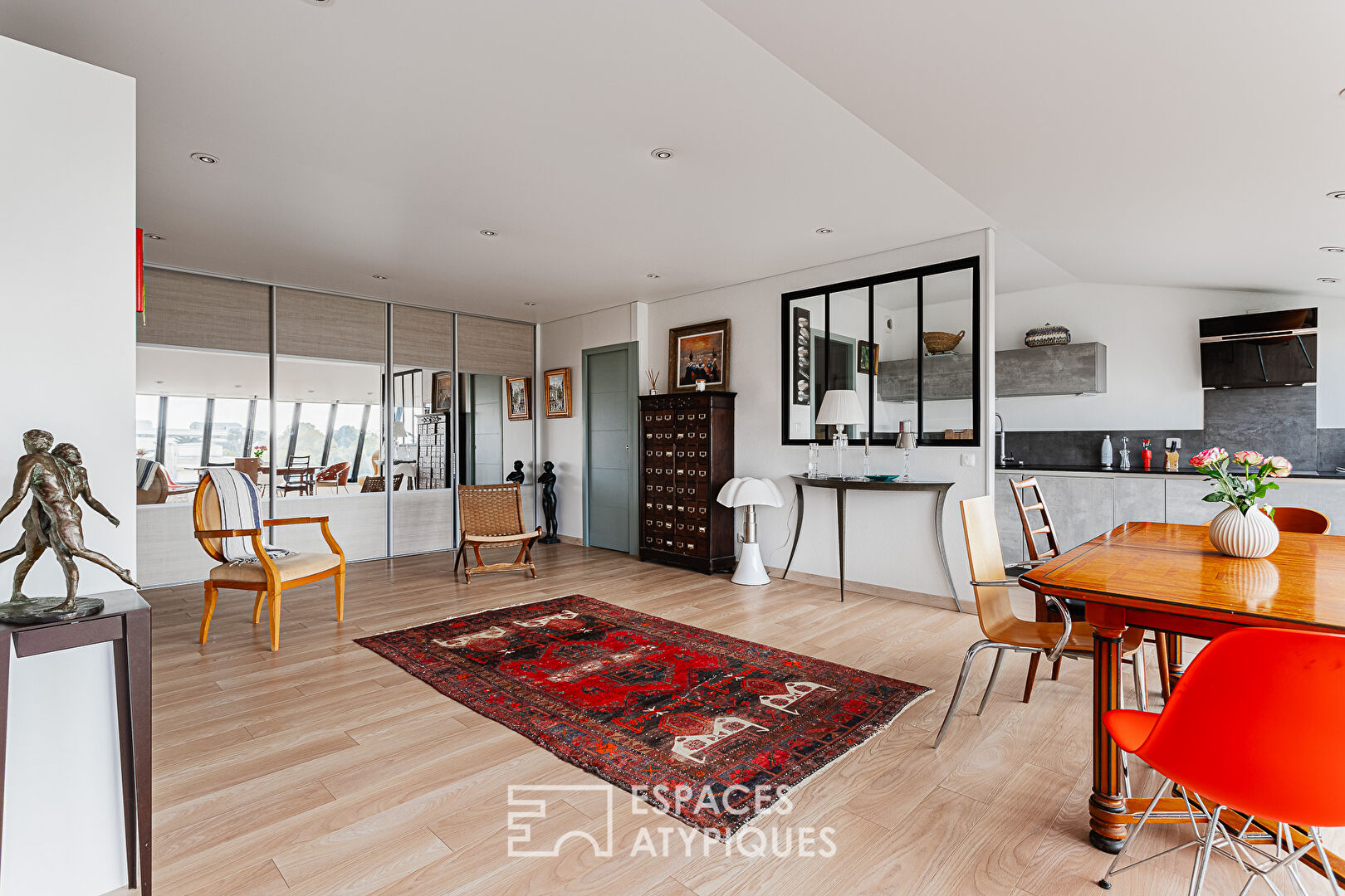 Apartment with a view, in the heart of the city