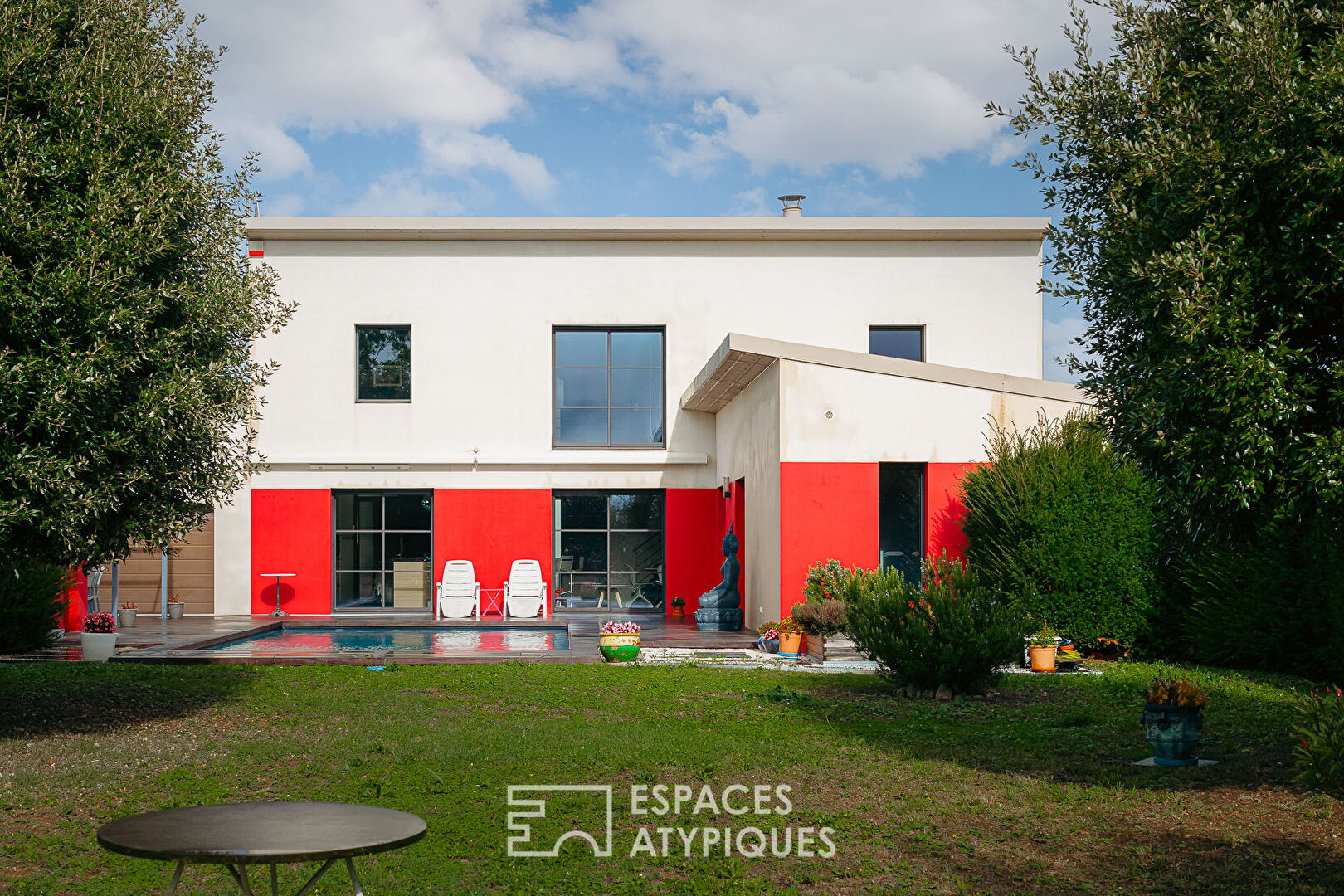 Contemporary on a beautiful plot at the gates of La Rochelle