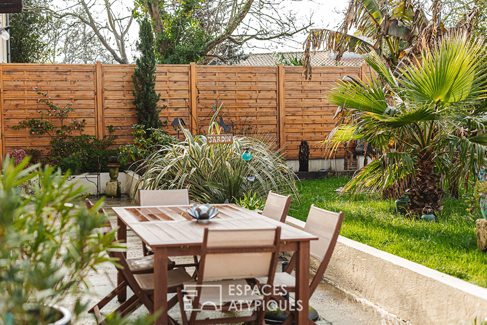 Charming property with garden in La Rochelle