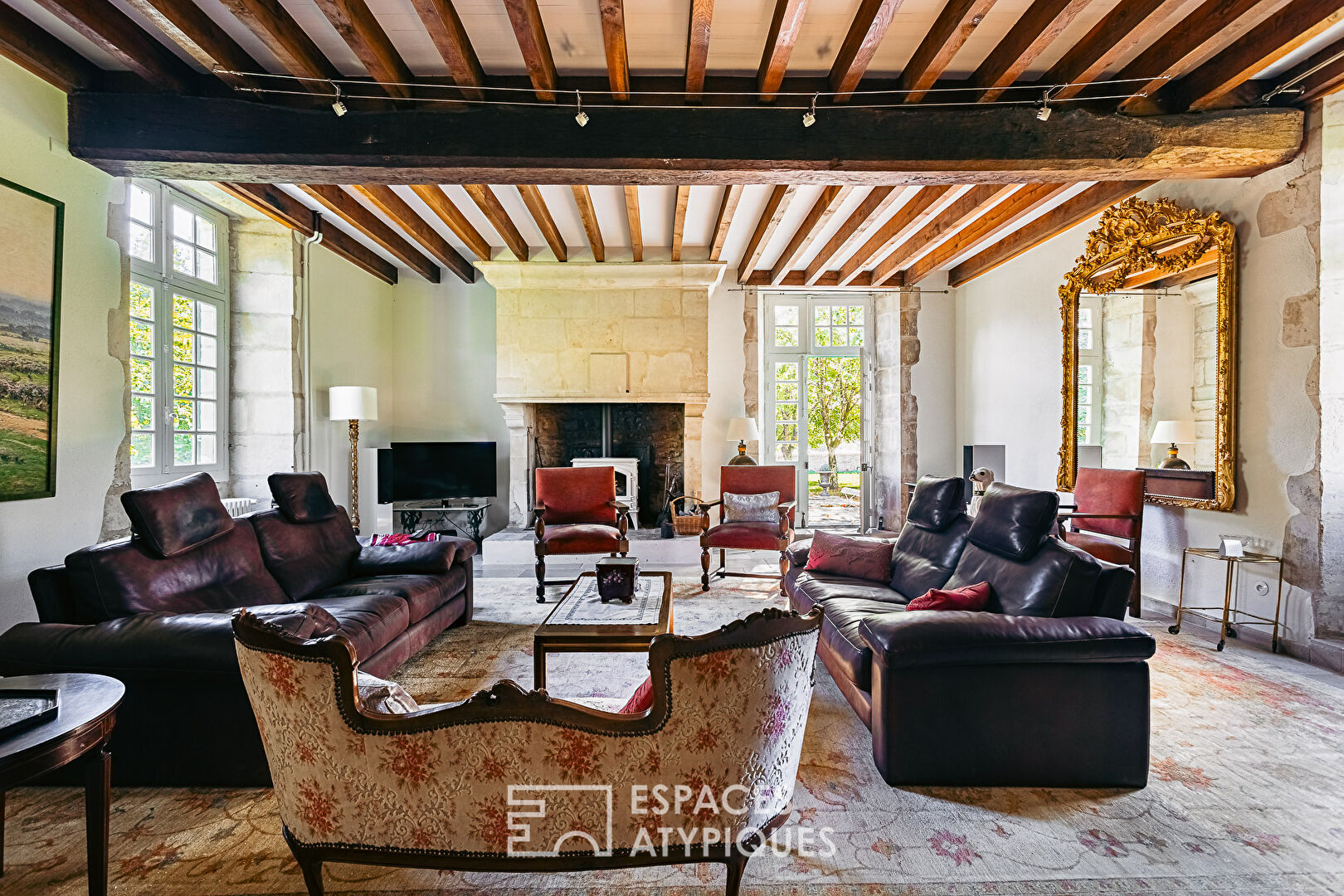 Magnificent 16th century home in a bucolic setting on the banks of the Sèvre