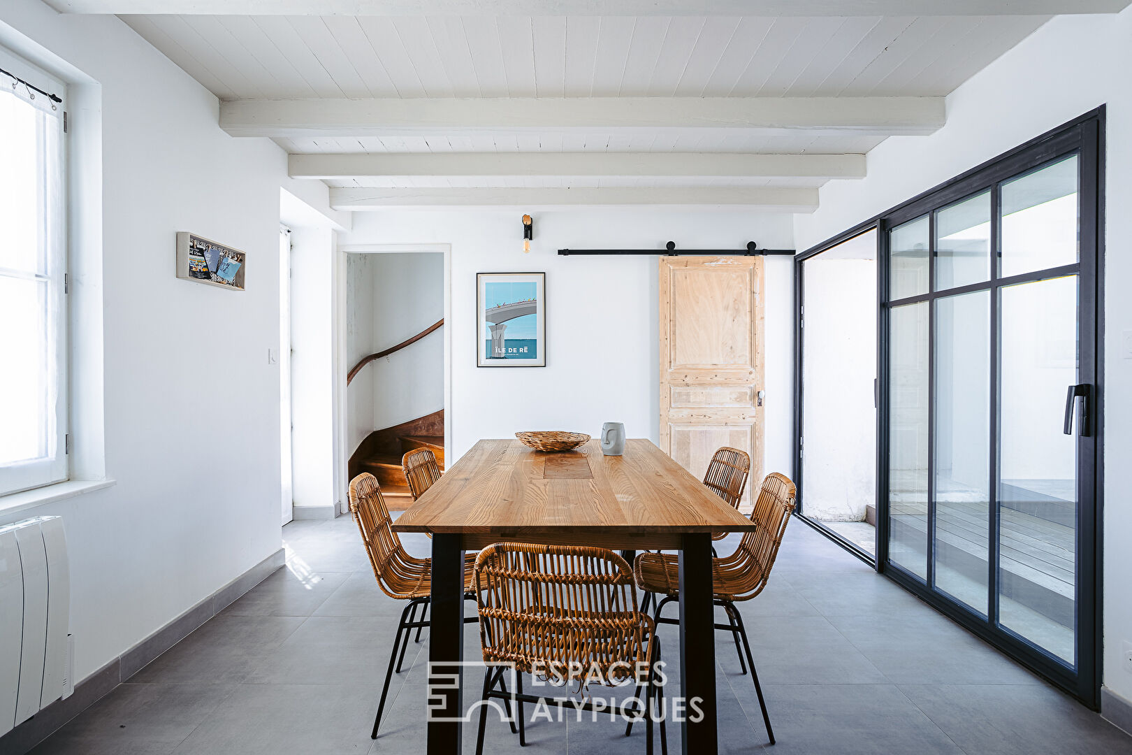 Charming pied-à-terre and its view of the ocean