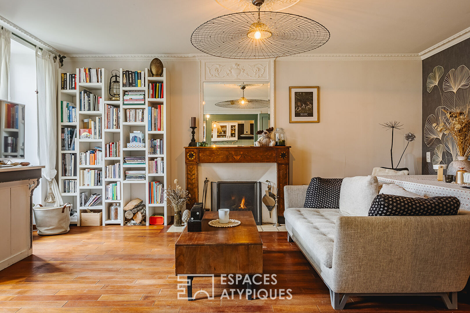 Charming house and its guest house with landscaped gardens