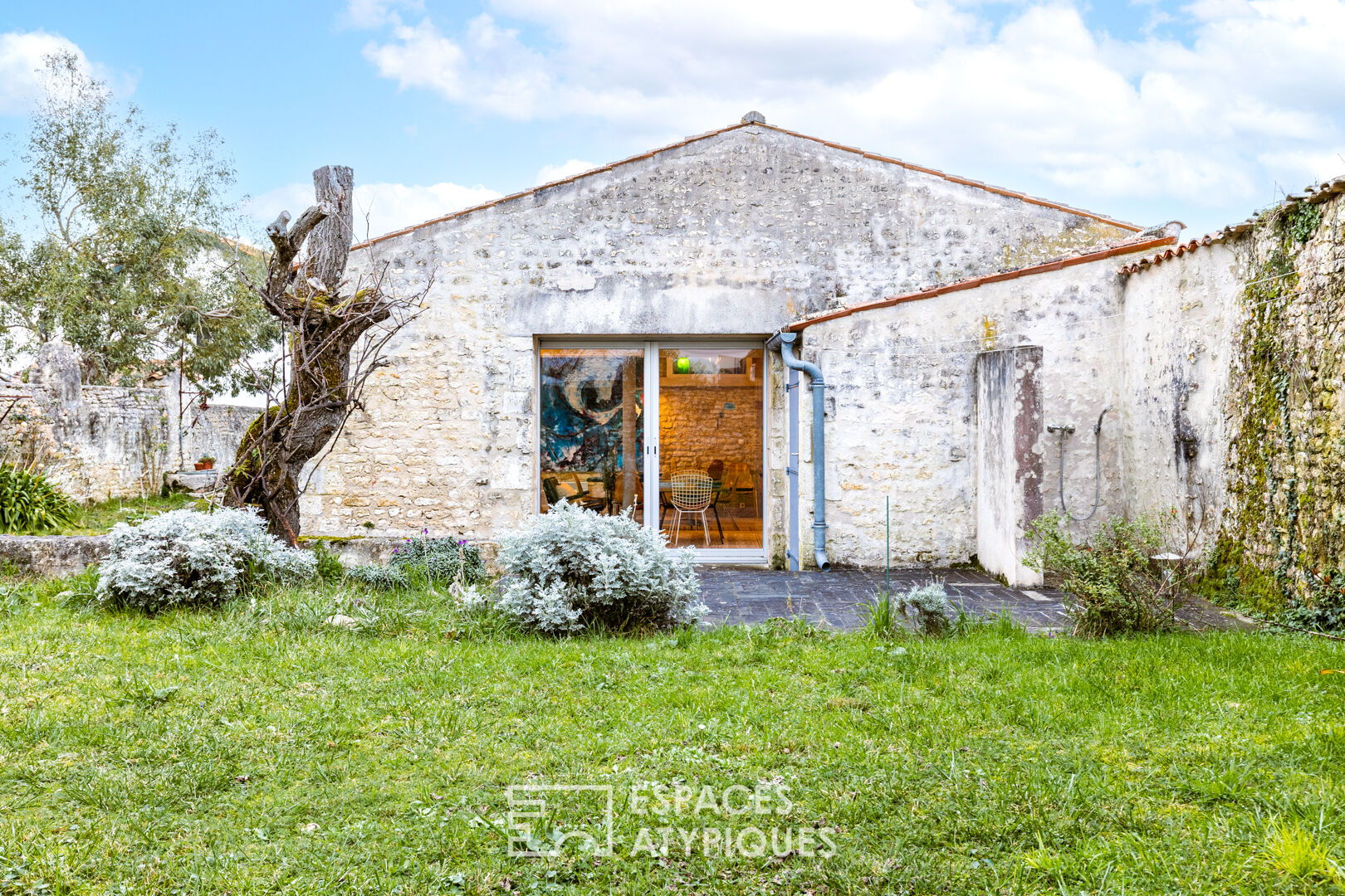 Old charming winery revisited into a summer loft