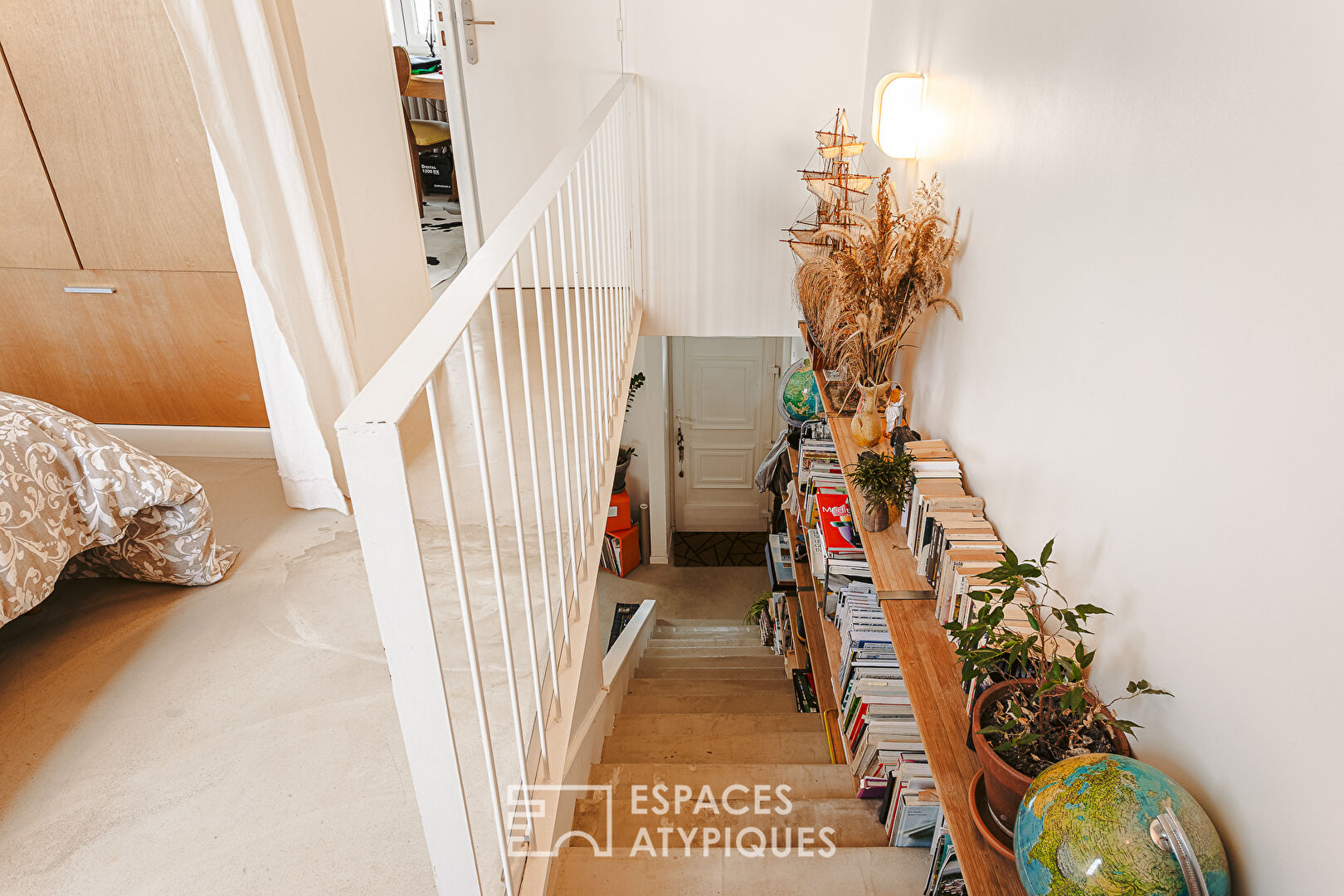 Shop with a bohemian spirit and its enclosed garden