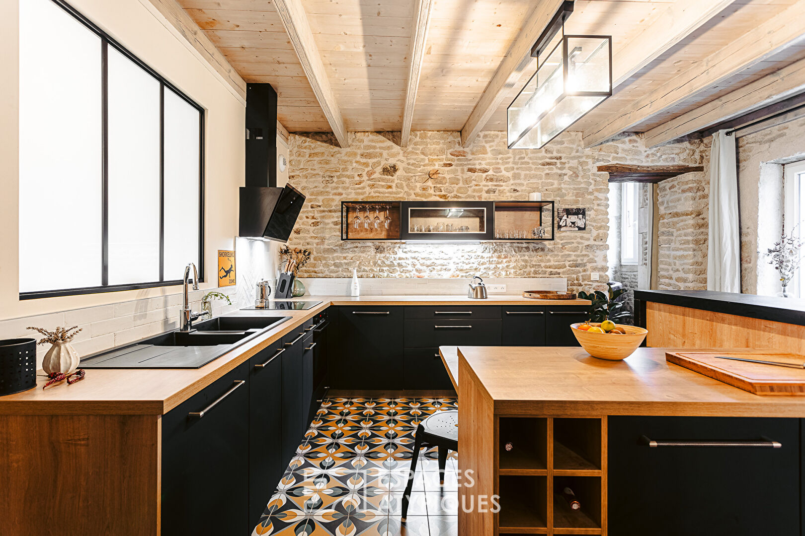 Renovated Charentaise in a bucolic setting