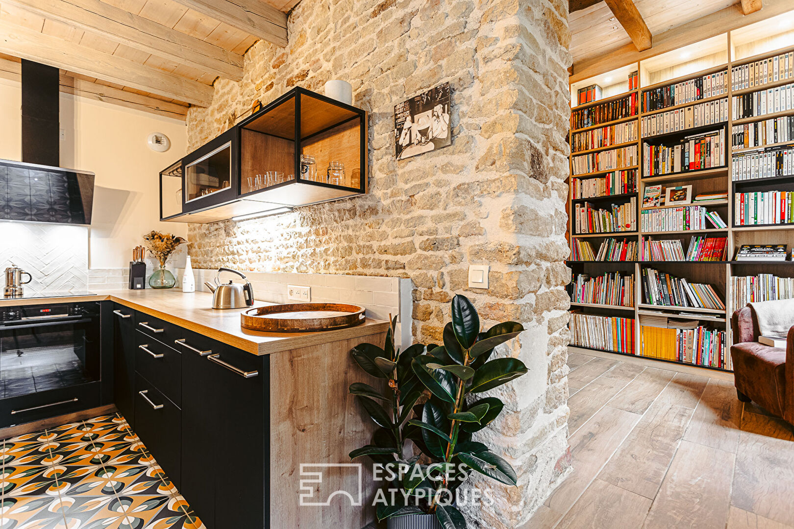 Renovated Charentaise in a bucolic setting