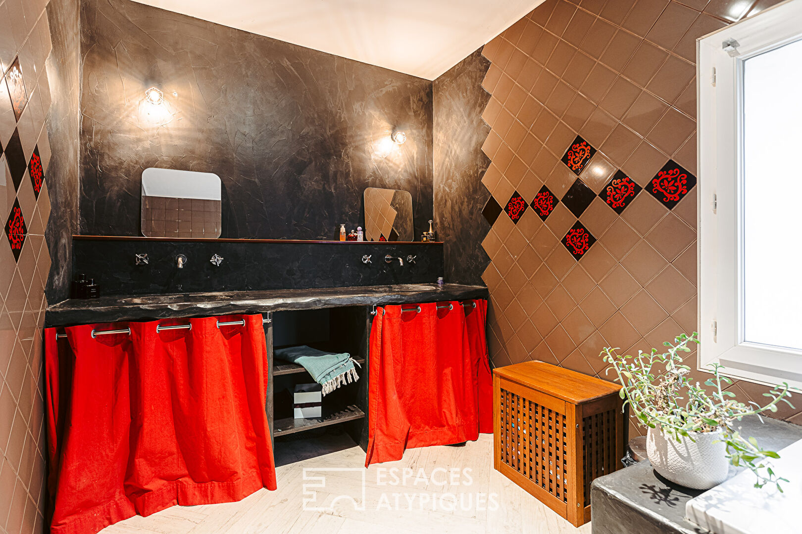 Renovated Charentaise in a bucolic setting