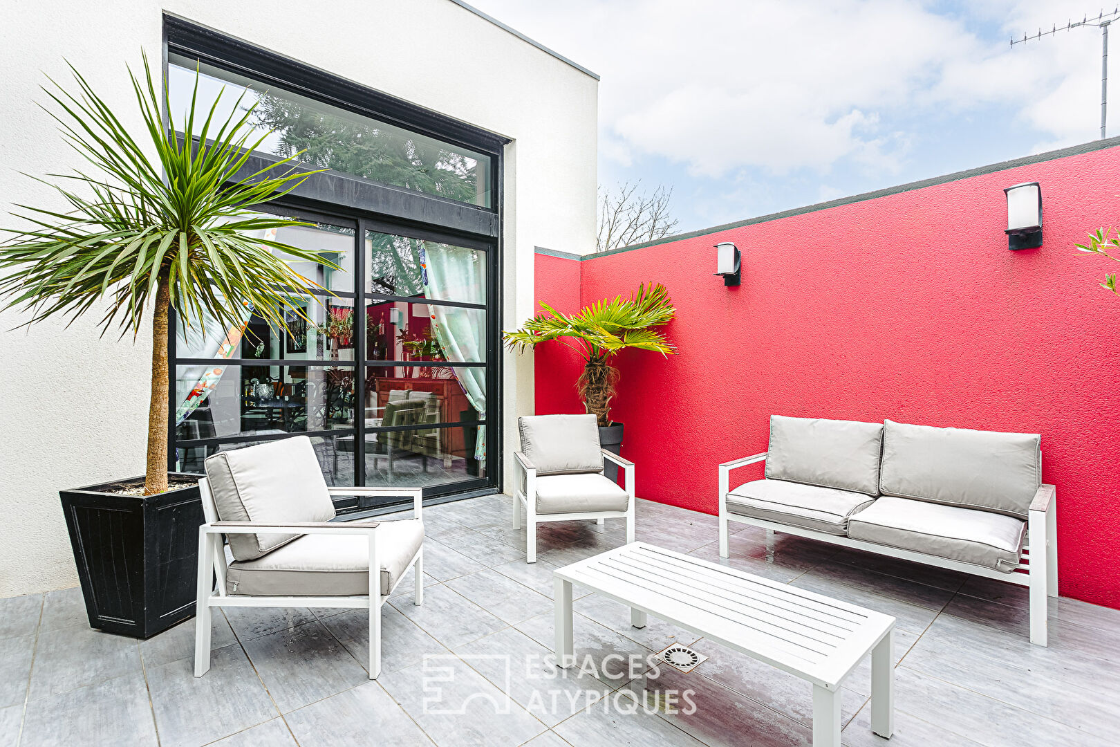 Bright contemporary in the heart of the village