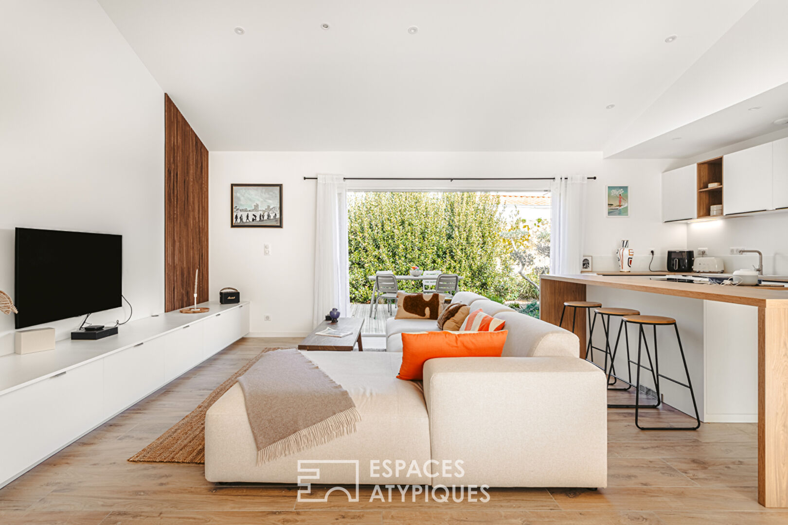 Maison neuve comme un clos Rétais