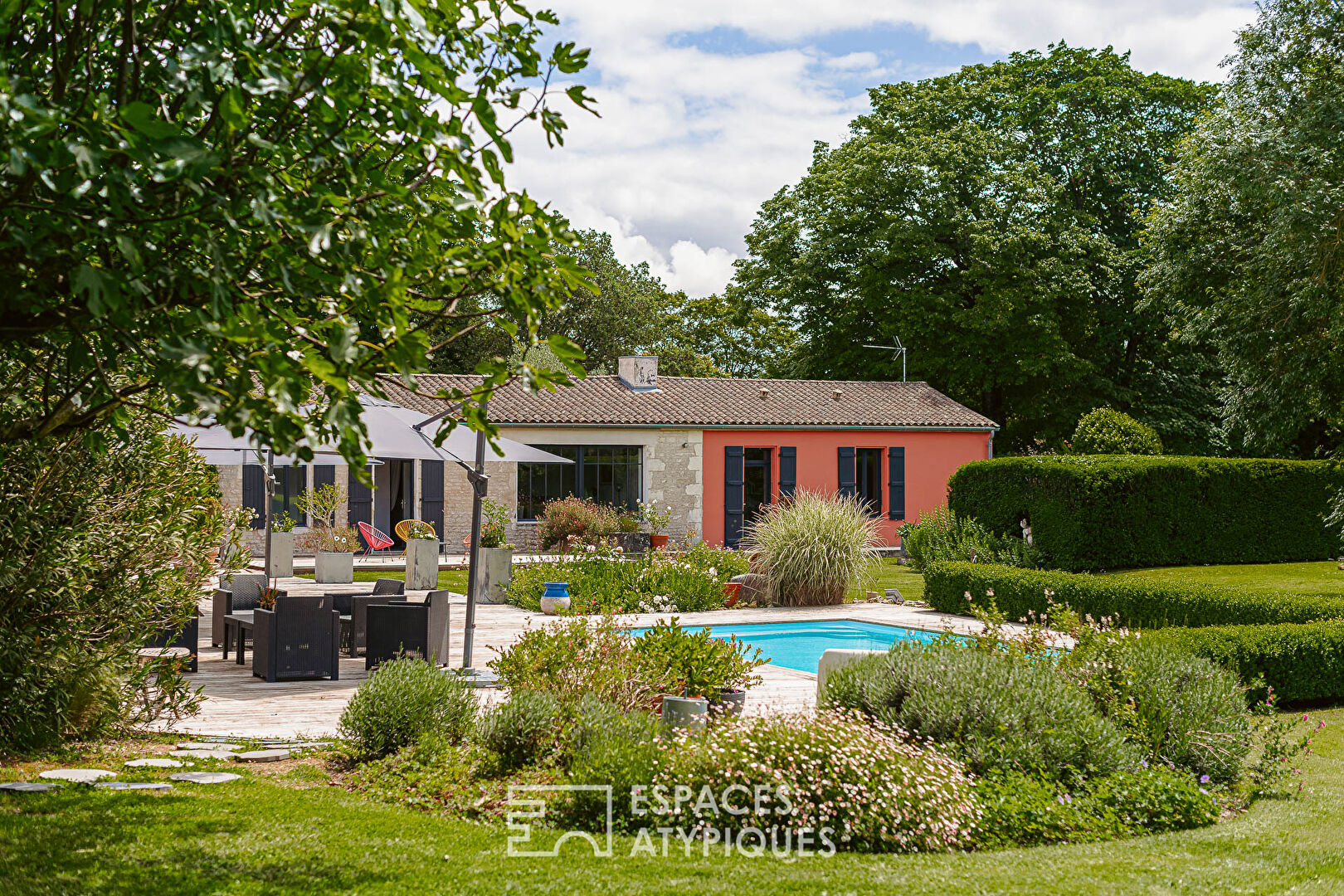 Renovated barn and its exceptional rooms