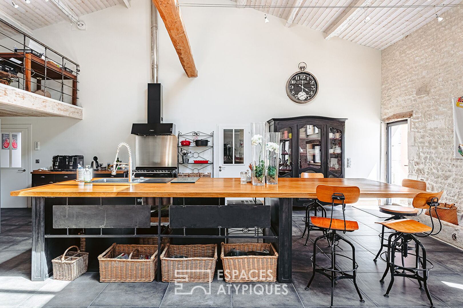 Renovated barn and its exceptional rooms
