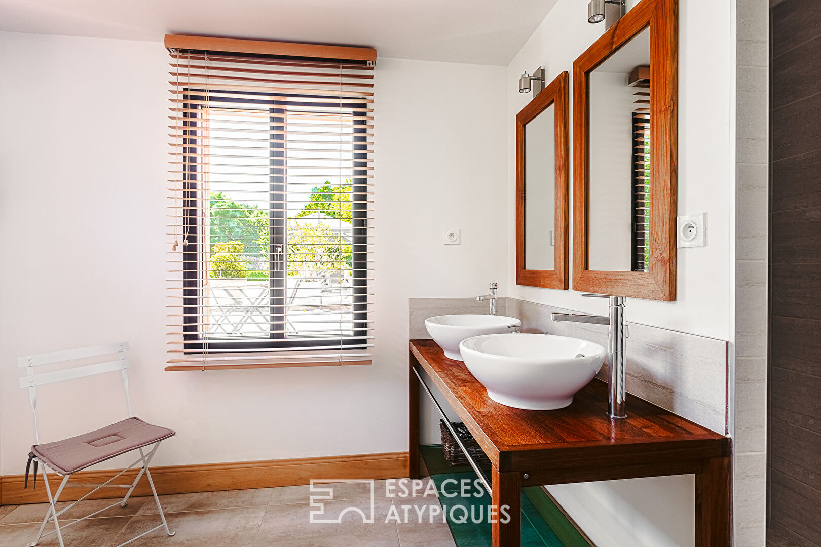 Renovated barn and its exceptional rooms