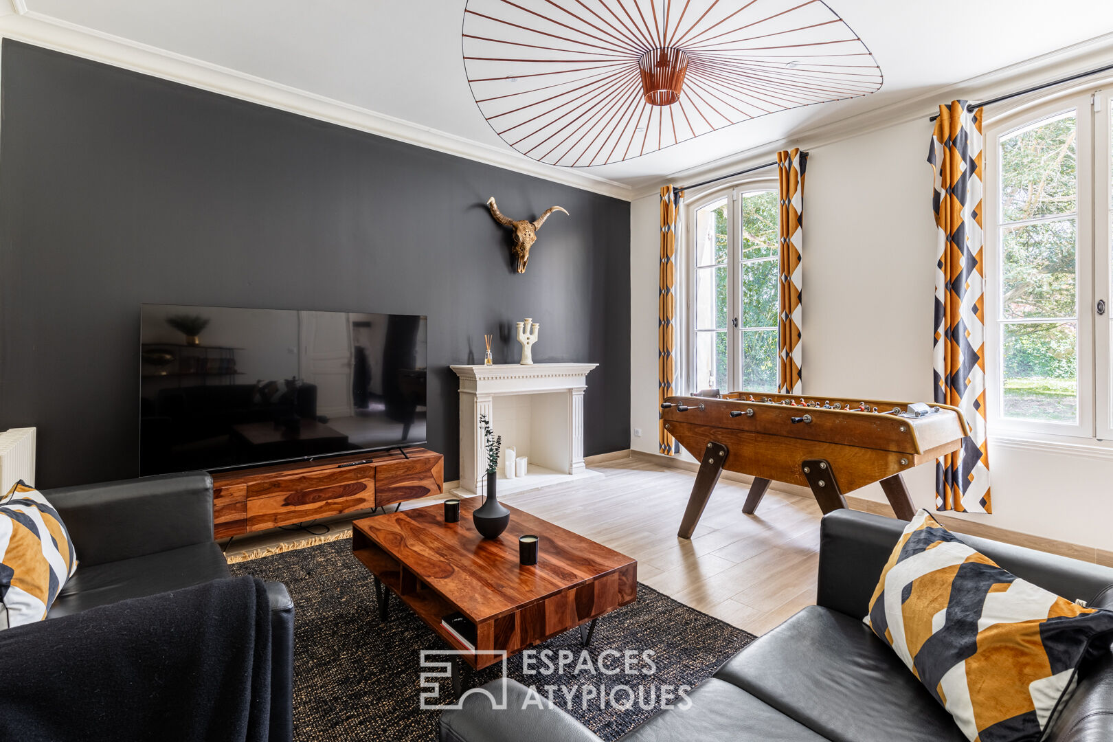 Exceptional estate in a wooded park