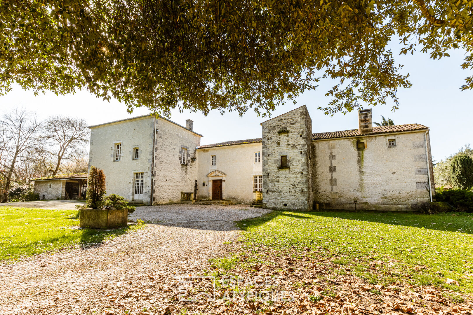 Surprenante maison d’artiste à réinventer