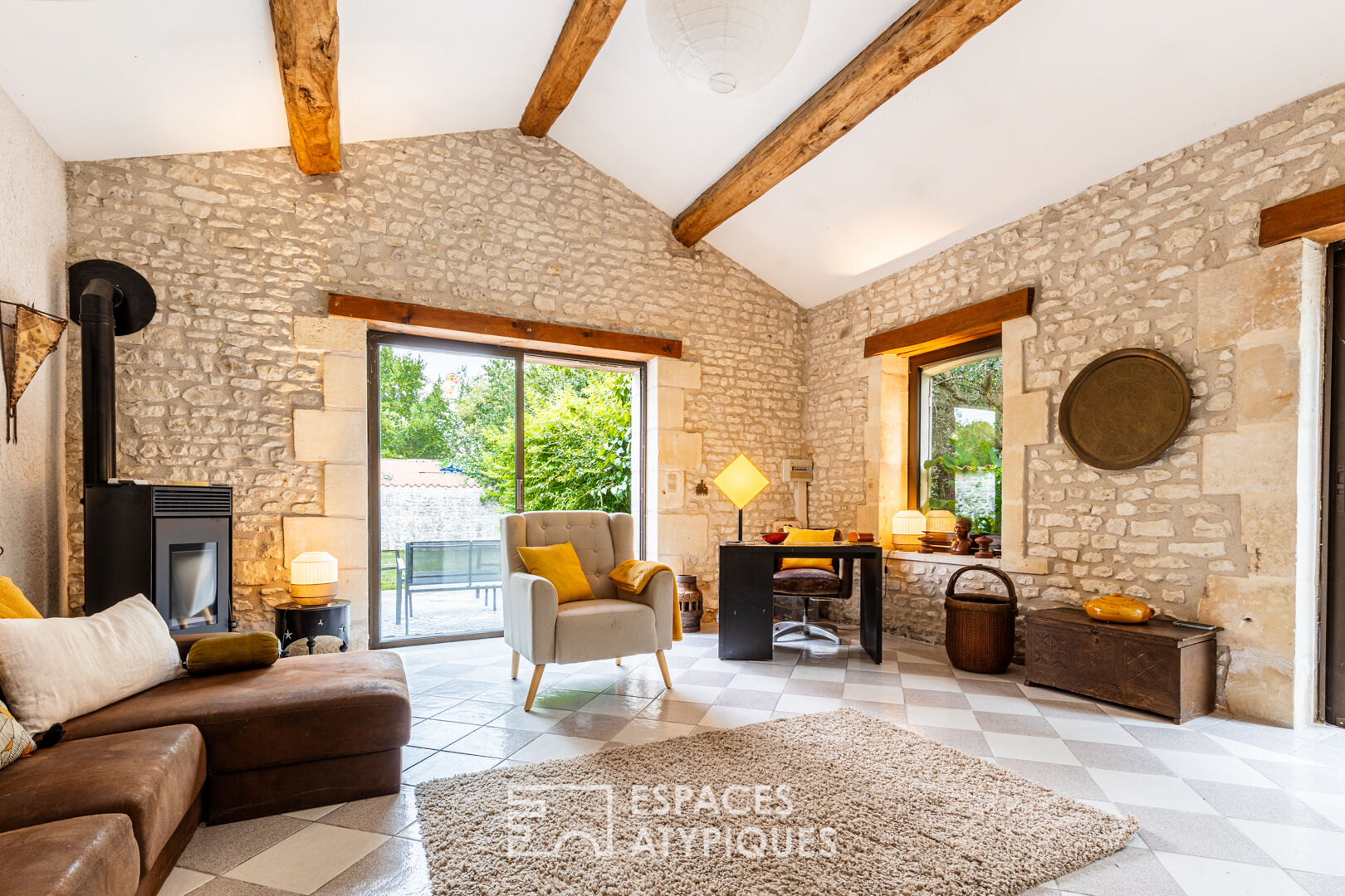 Maison de maître au charme d’antan avec dépendances