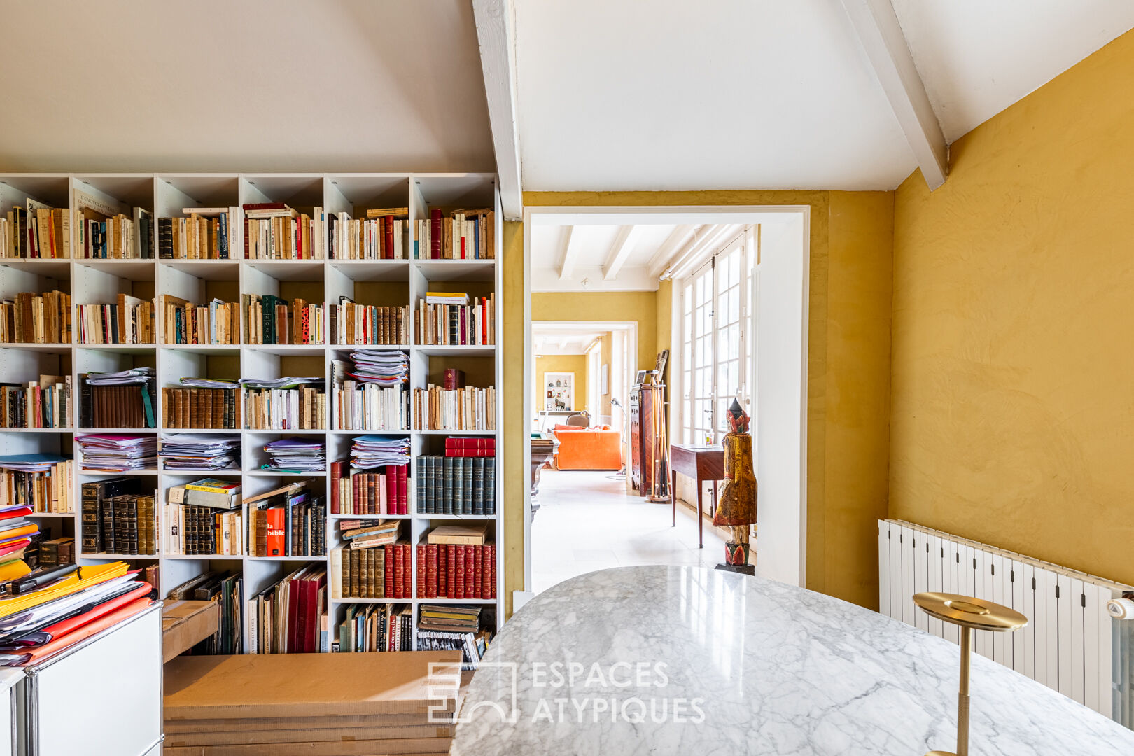 A revisited bourgeoisie and its wooded park