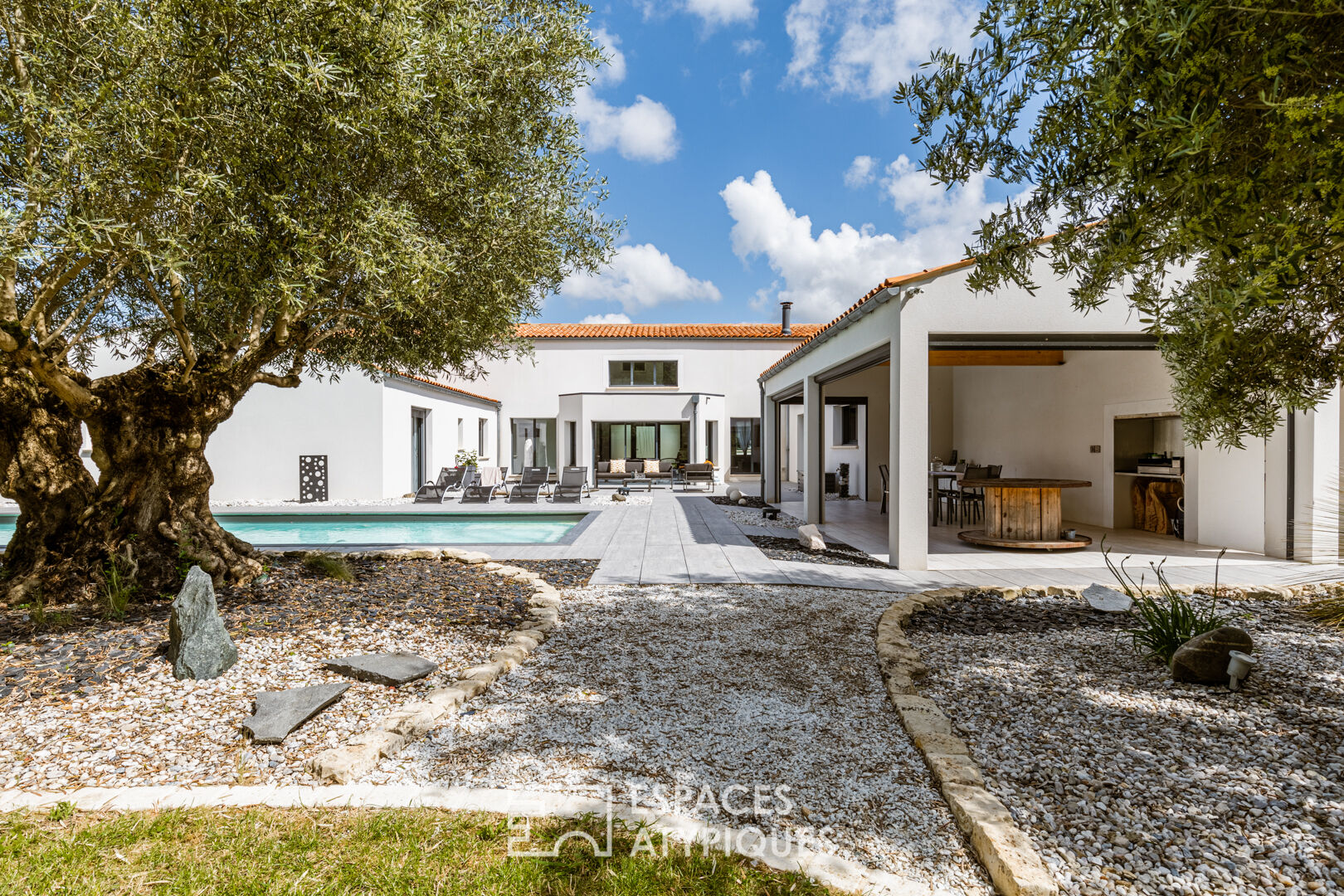 Élégante villa d’architecte aux prestations haut de gamme