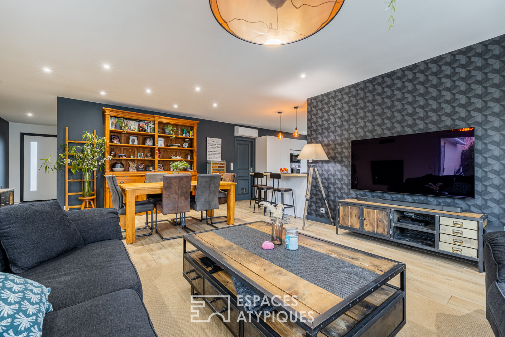 Modern family home near Royan