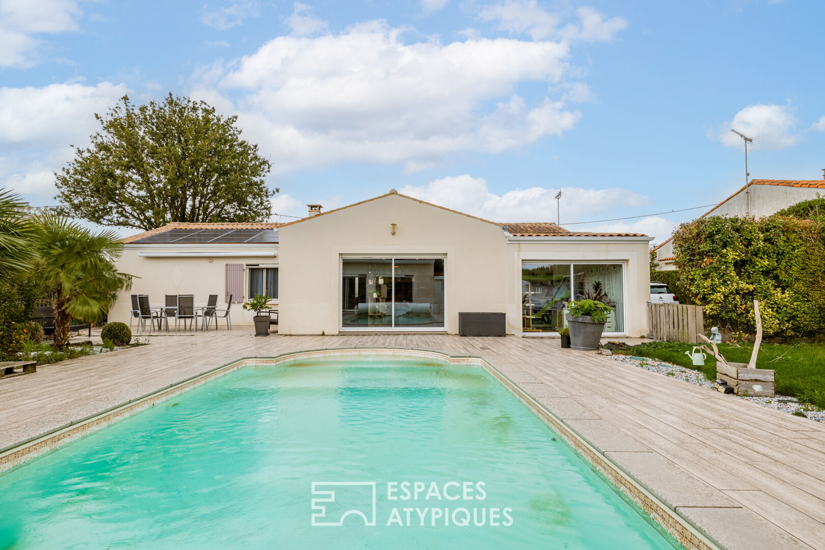 Modern family home near Royan