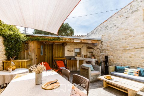 A charming setting with a strong character