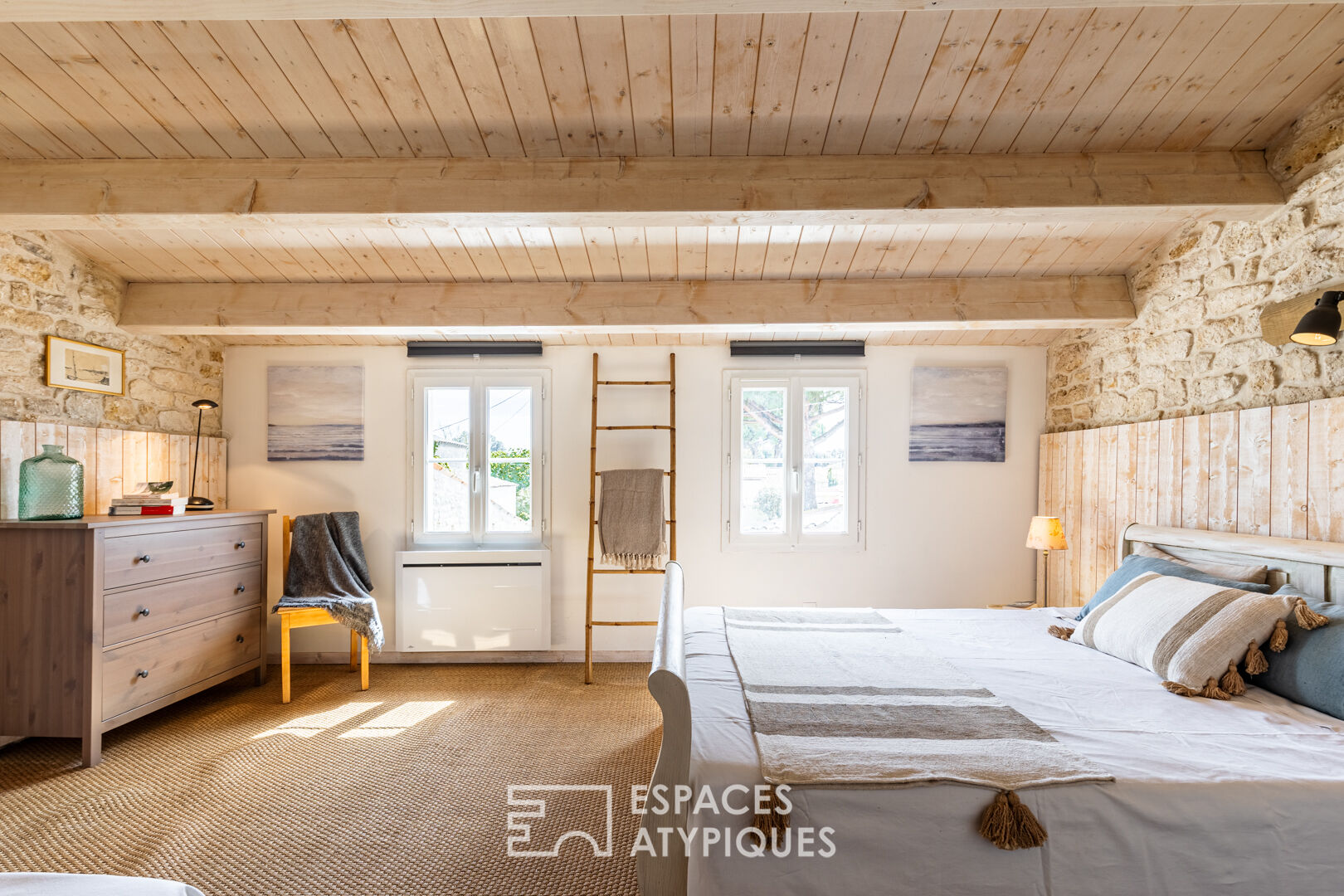 A charming setting with a strong character