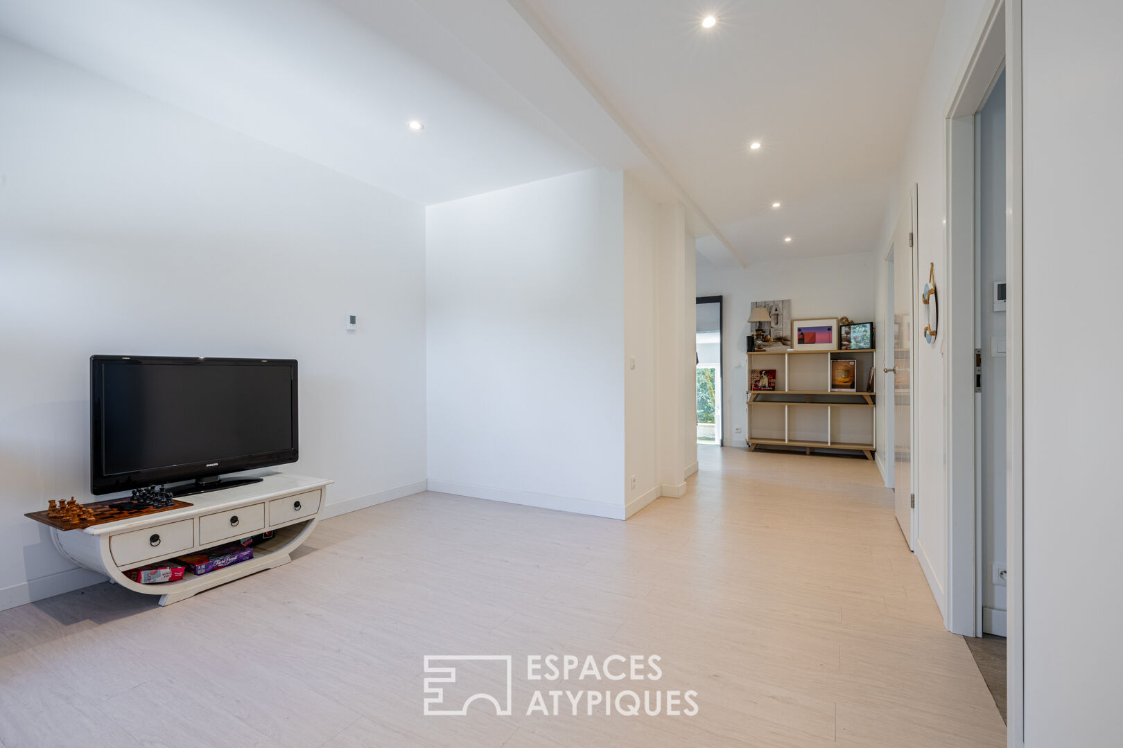 Contemporary family home a stone’s throw from the beaches