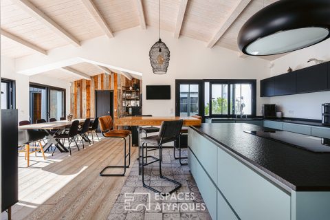 Rétaise contemporaine entre mer et commerces