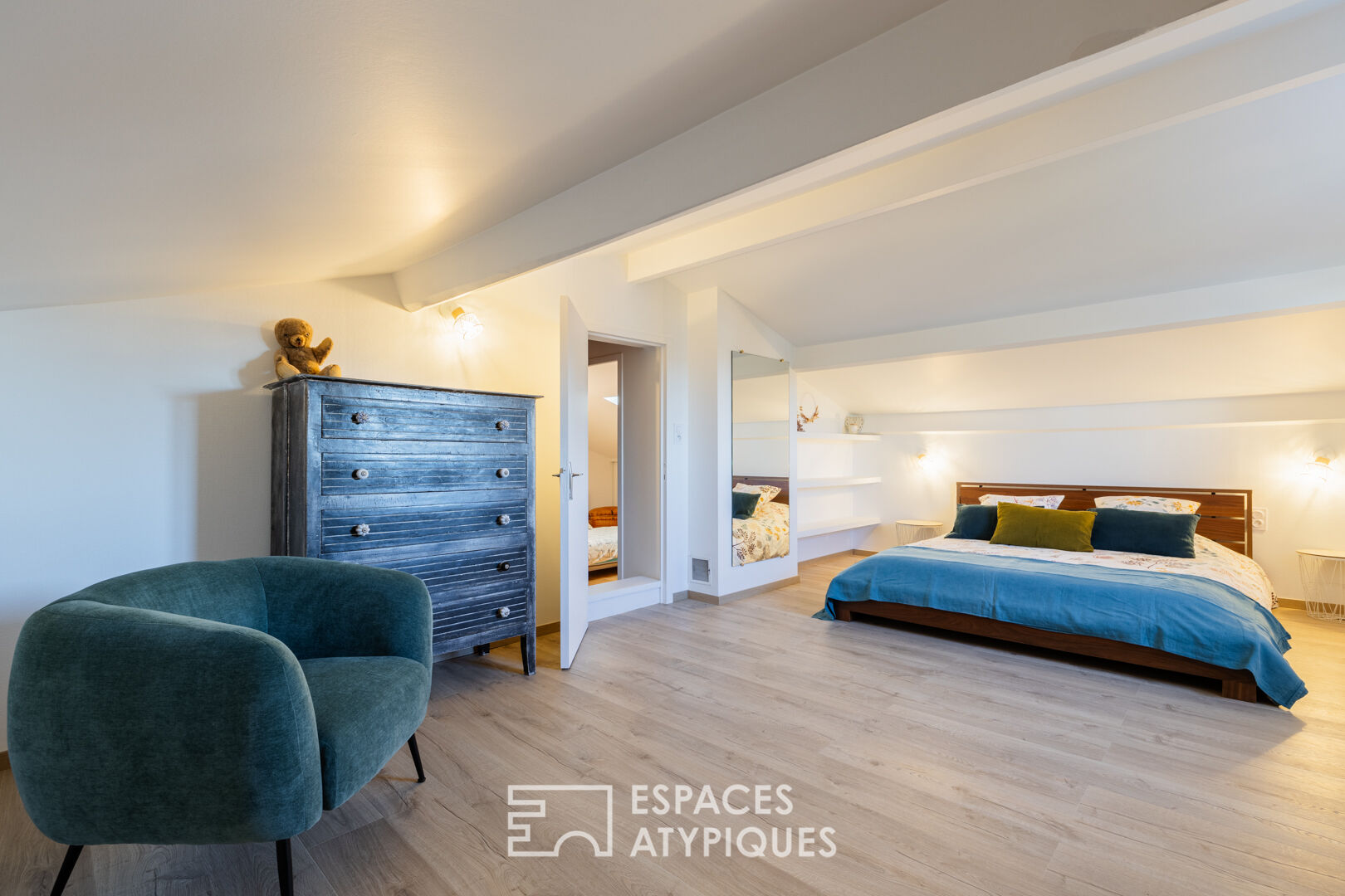 A bright, hidden hideaway in the heart of the city with a tree-filled garden and swimming pool