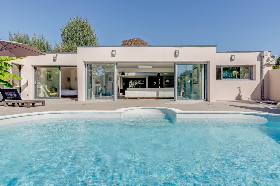 17000 LA ROCHELLE - Contemporaine aux volumes généreux - Réf. EALR184-1