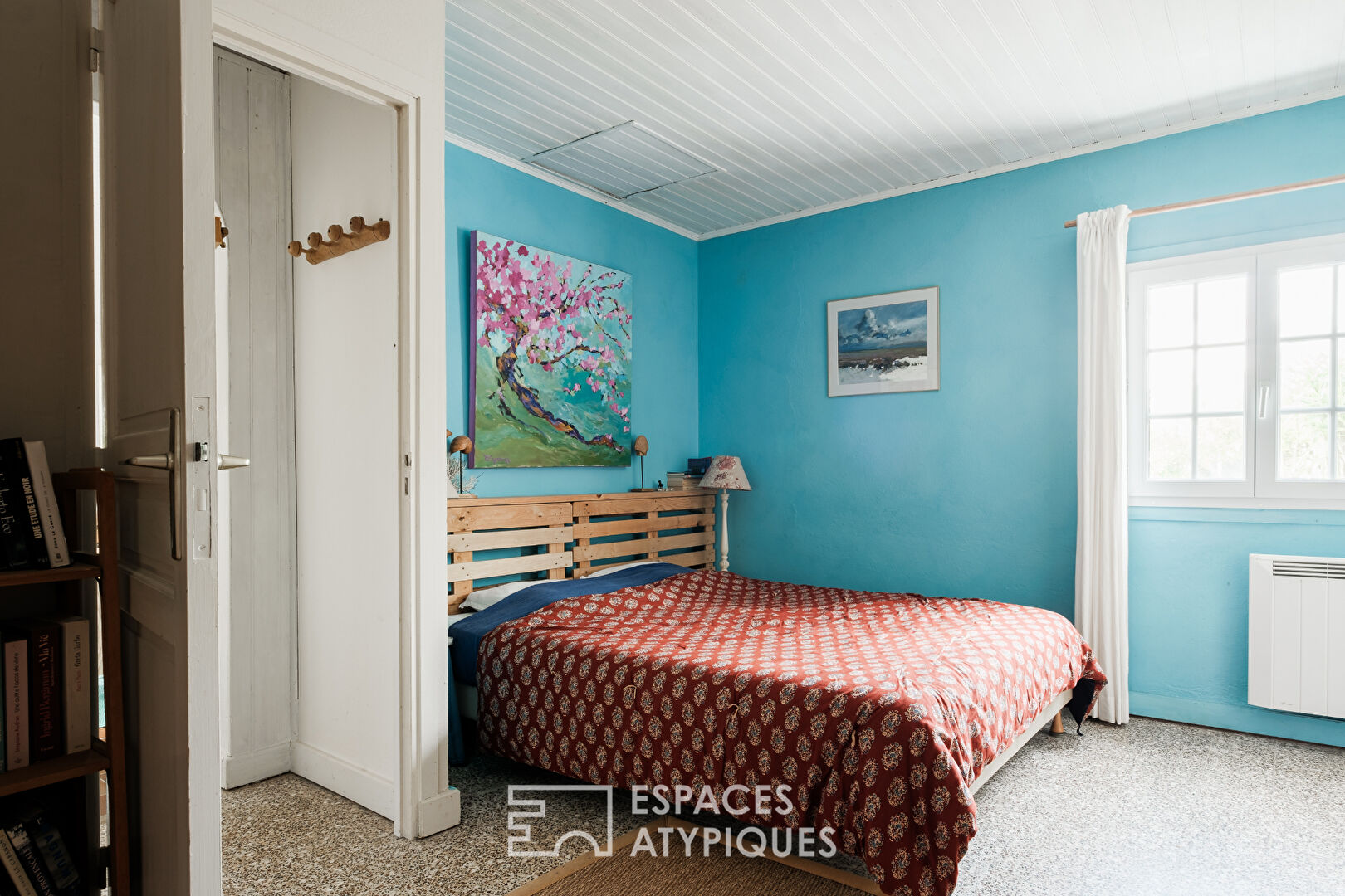 Set of two houses to reinvent