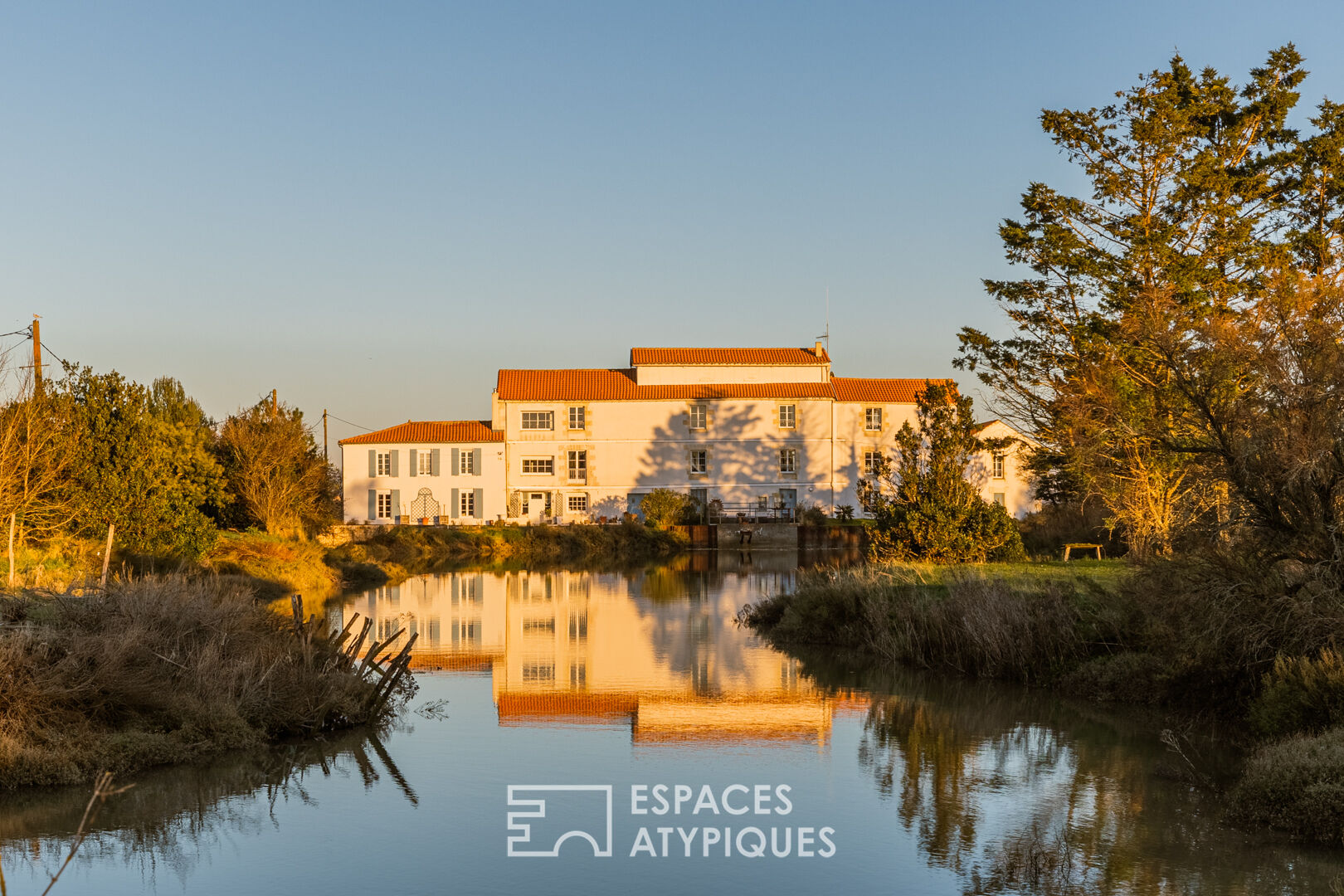 Moulin à marée avec gites et piscine en bord de Seudre