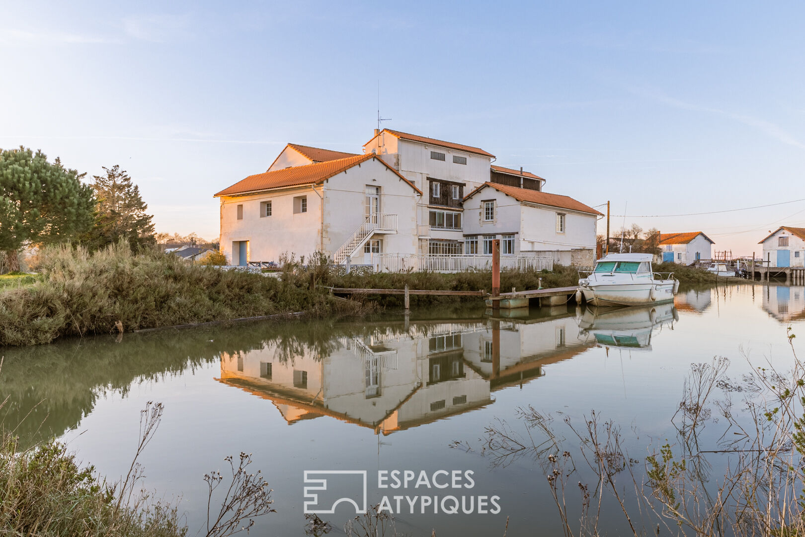 Moulin à marée avec gites et piscine en bord de Seudre