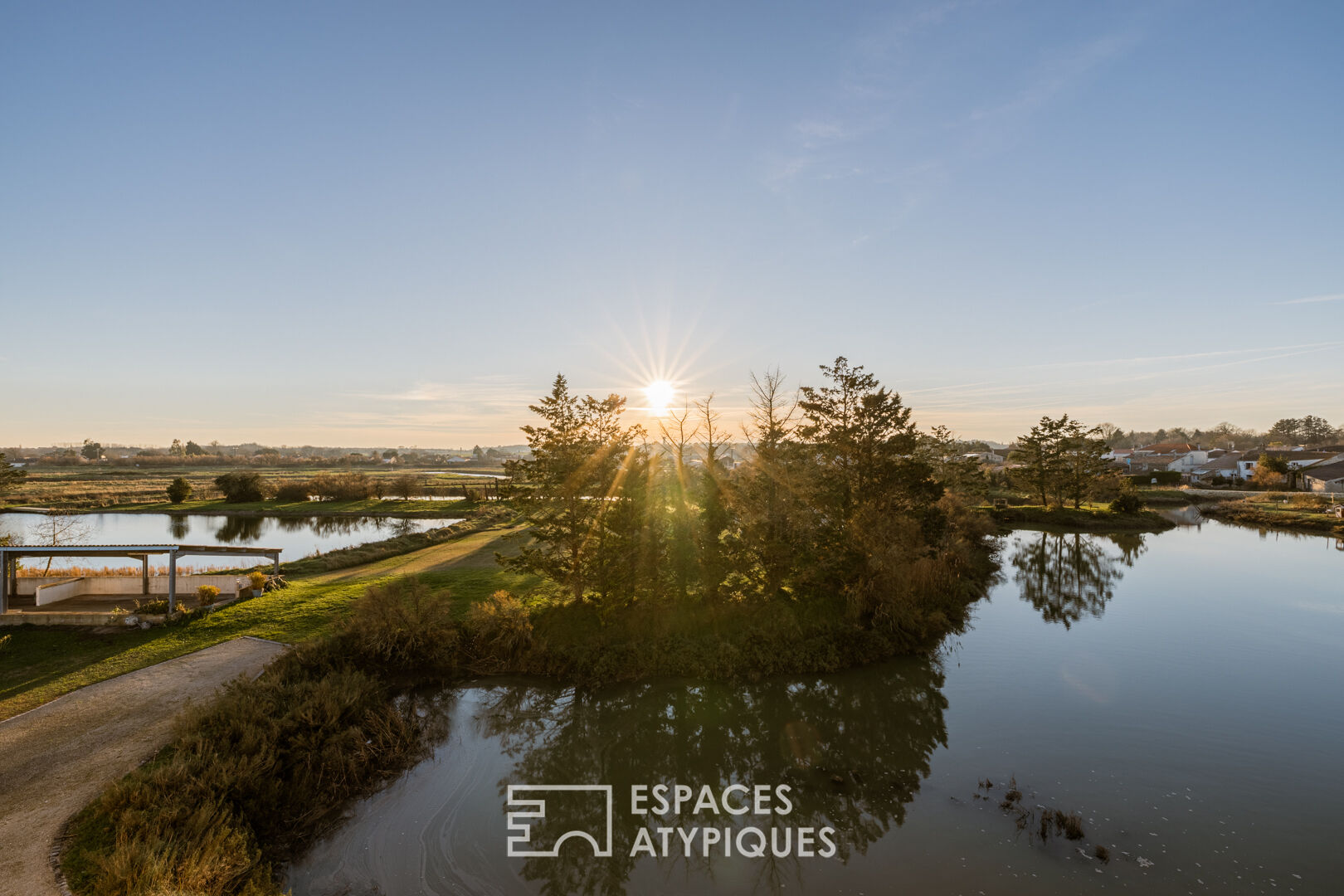 Moulin à marée avec gites et piscine en bord de Seudre