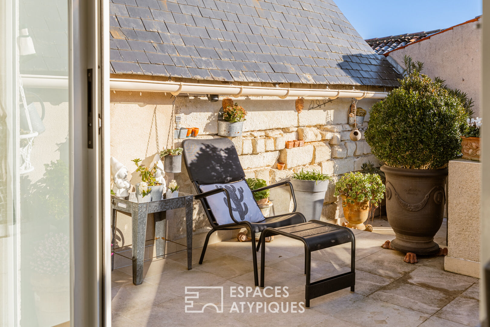 The elegance of a house-style apartment in the historic heart of Saintes