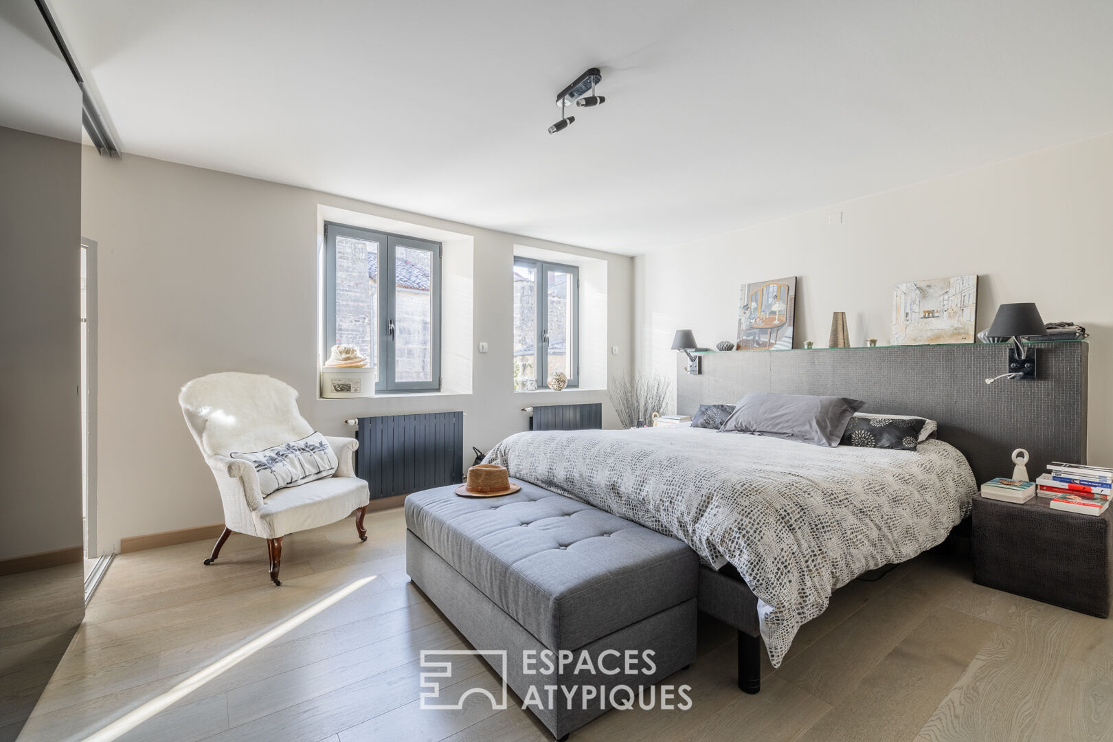 The elegance of a house-style apartment in the historic heart of Saintes