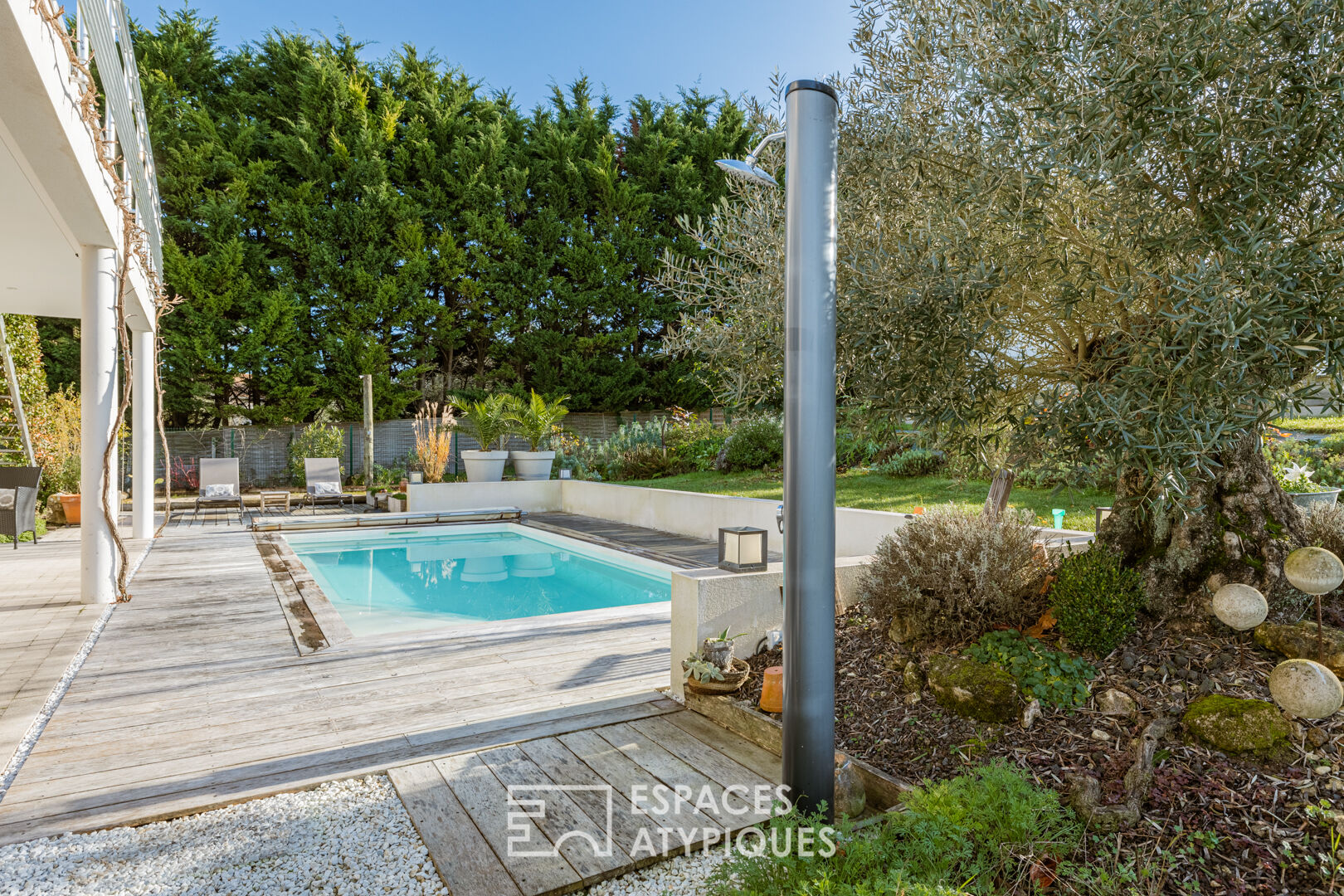 Elegant contemporary with contemplative view