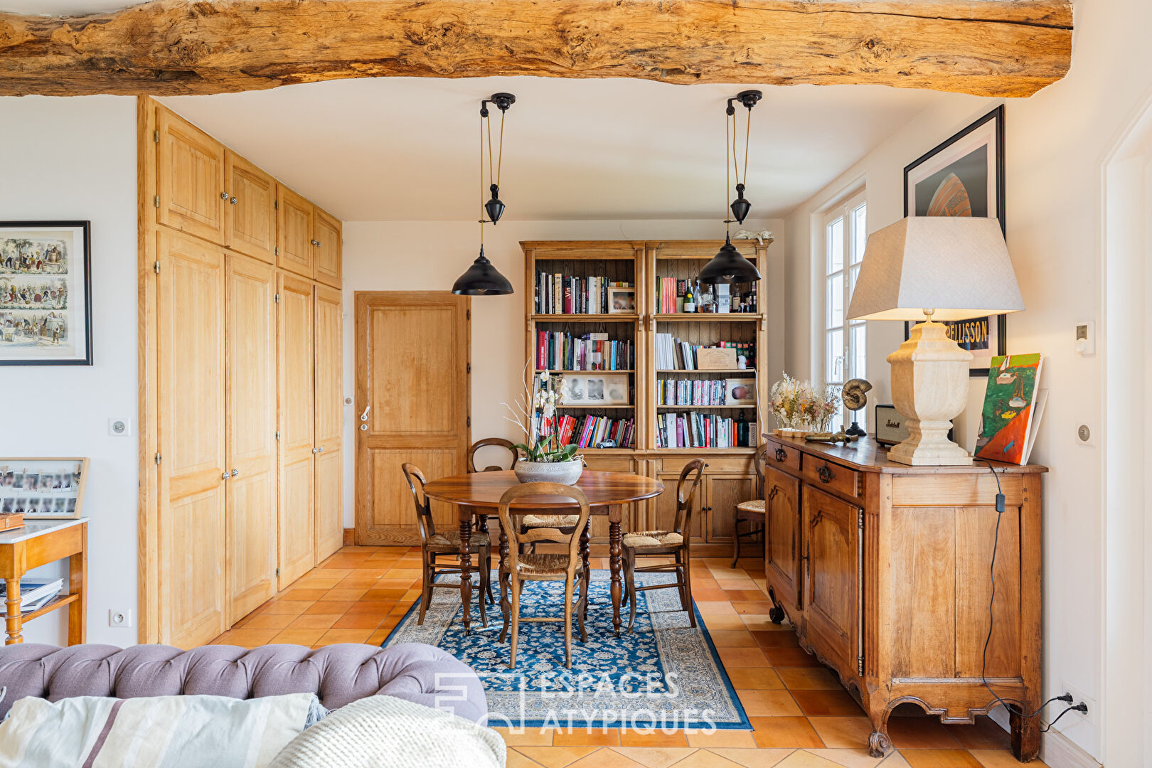 Family home with estuary view combining tradition and modernity