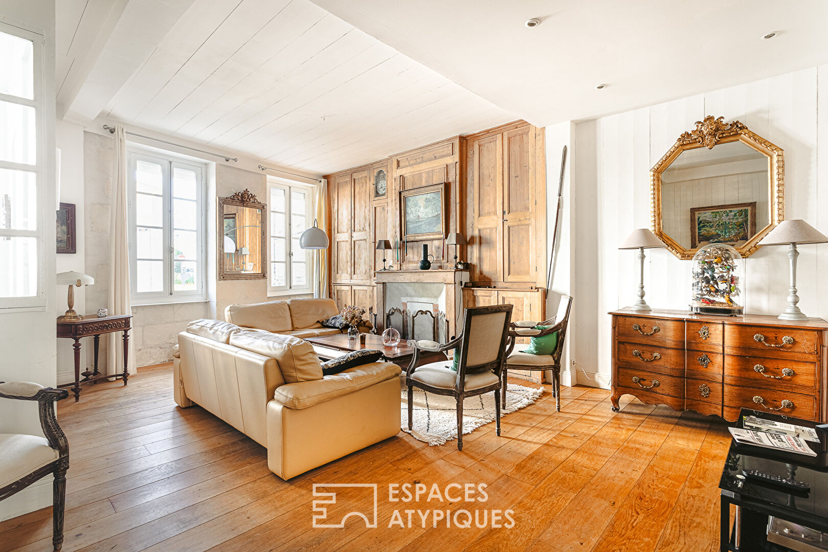 Authentic house in the heart of the village