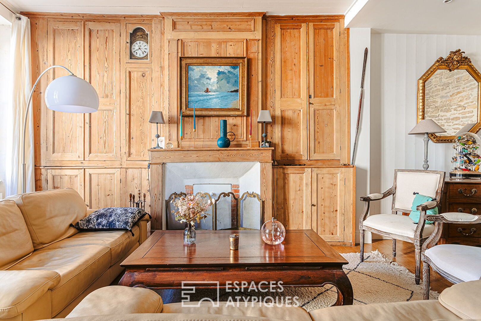 Authentic house in the heart of the village