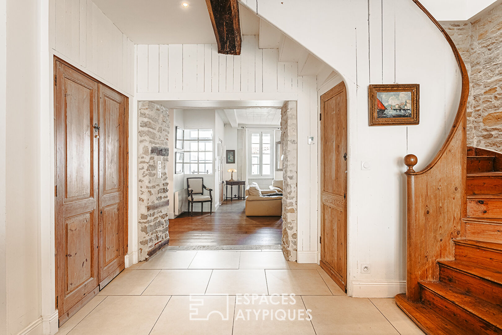 Authentic house in the heart of the village