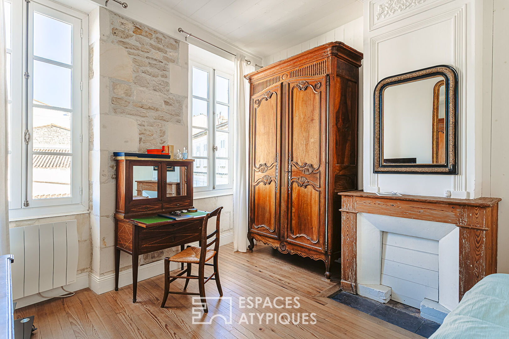 Authentic house in the heart of the village