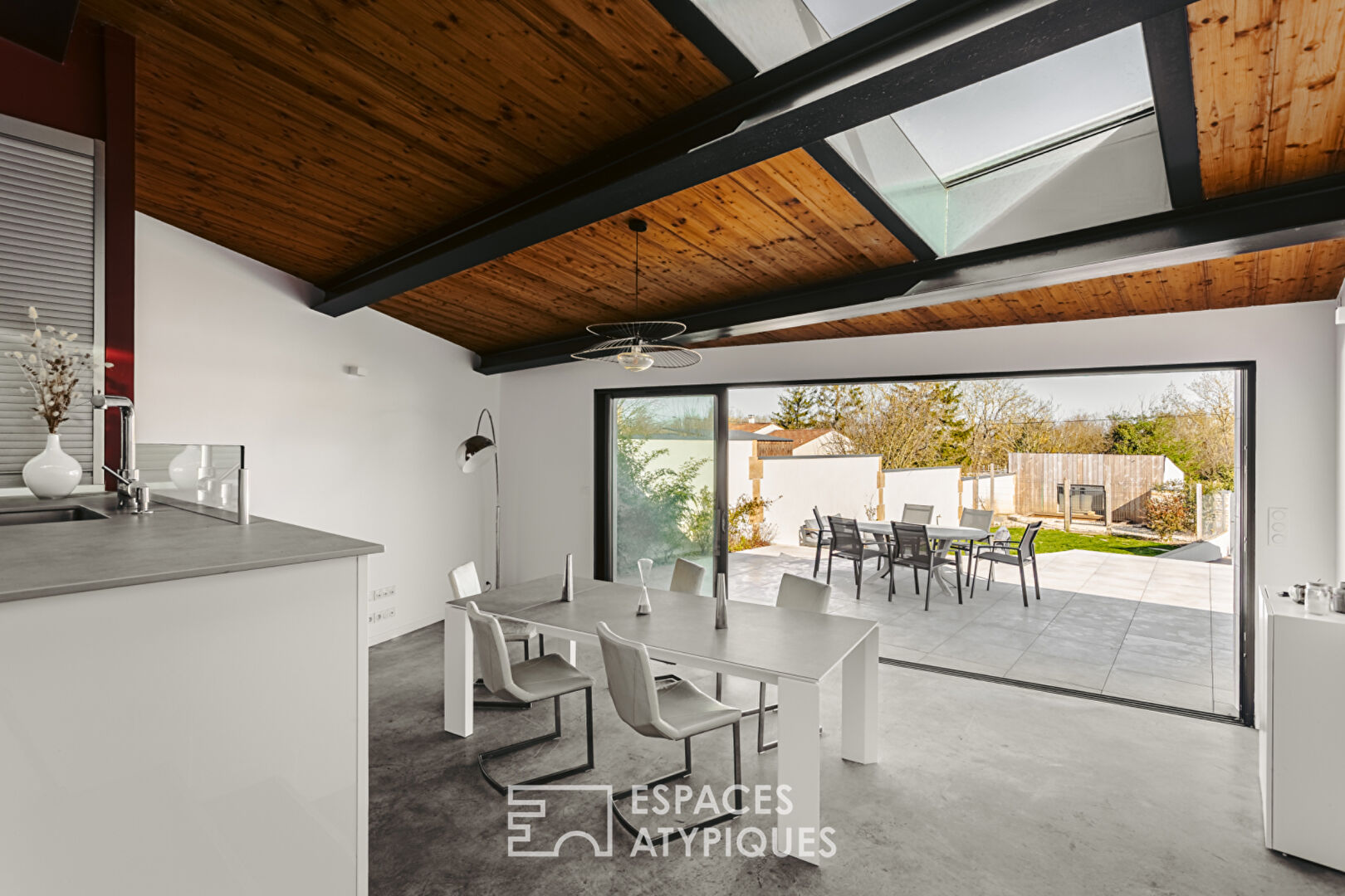 Former wine storehouse renovated in a loft style