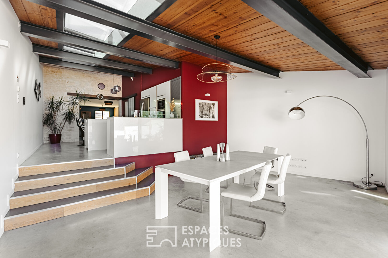 Former wine storehouse renovated in a loft style