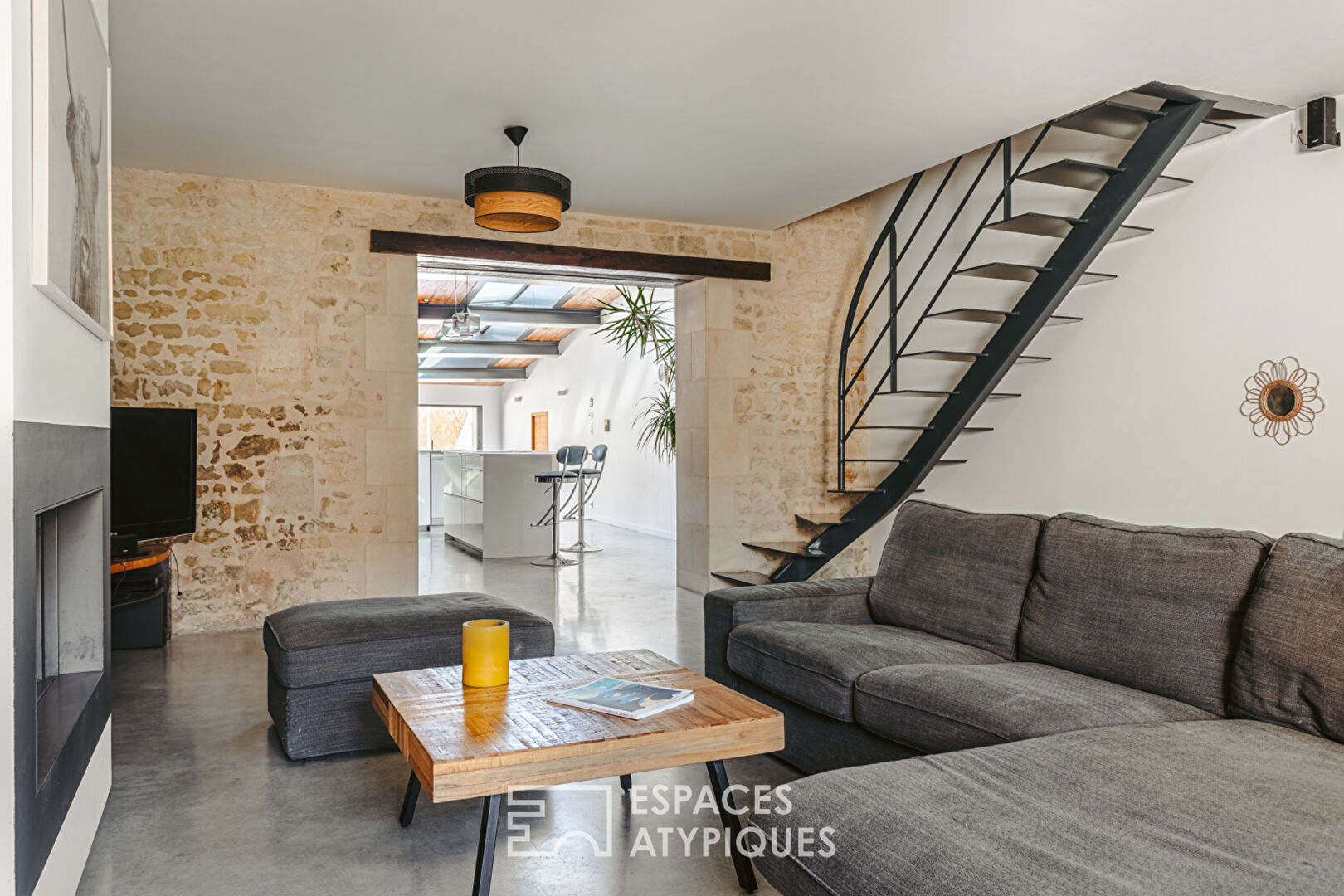 Former wine storehouse renovated in a loft style