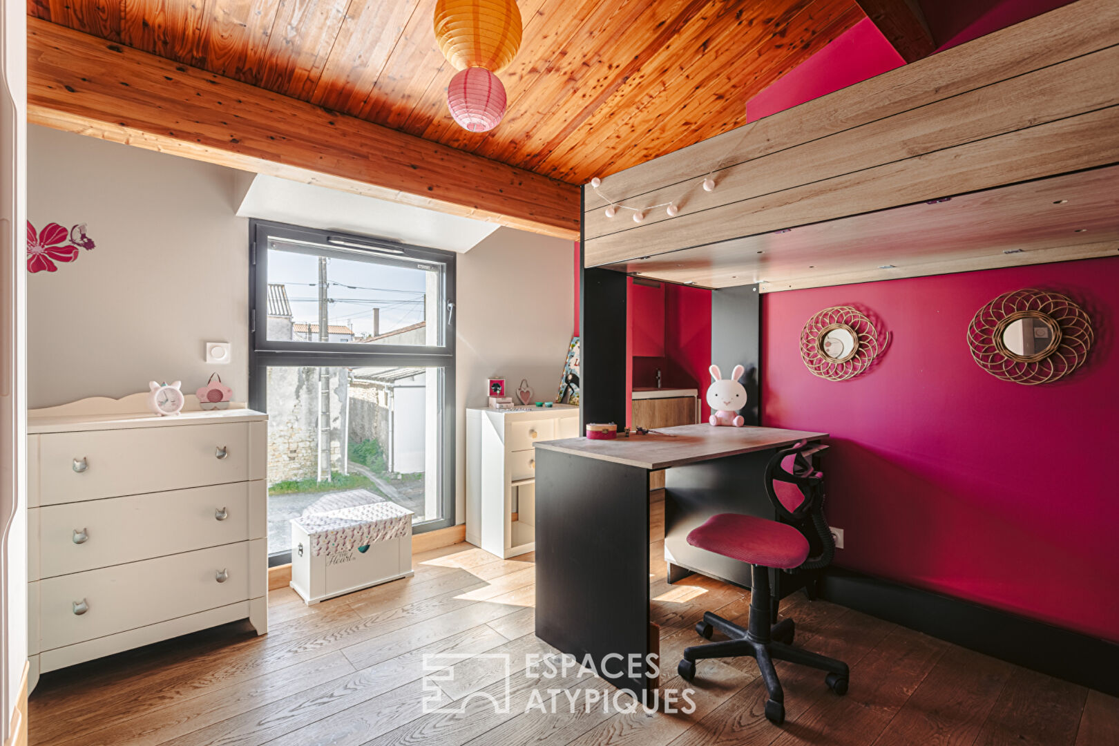 Former wine storehouse renovated in a loft style