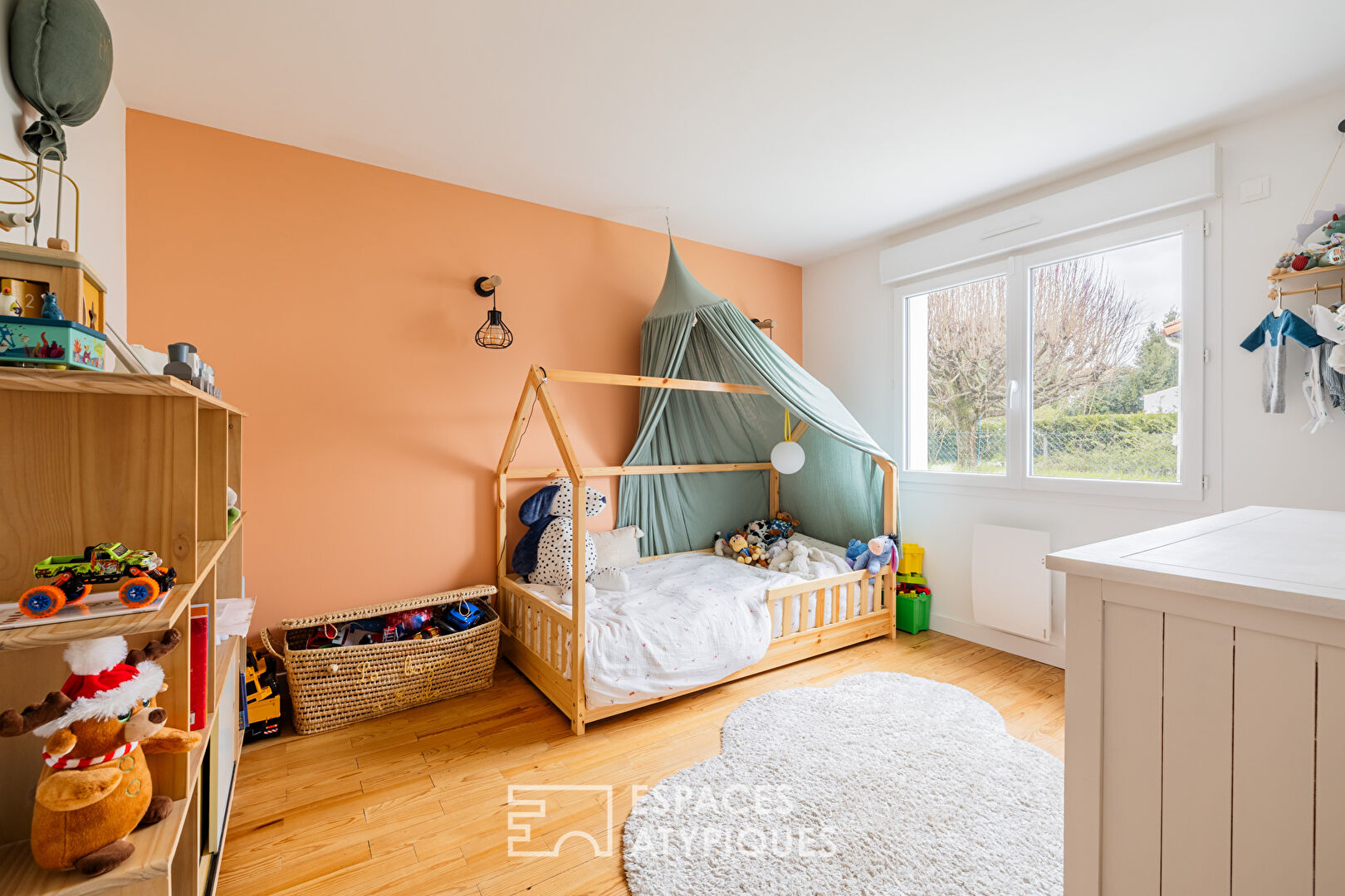 Renovated, bright and welcoming townhouse